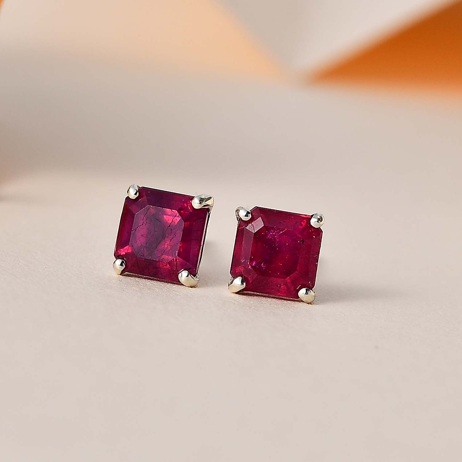 9K White Gold  AA   African Ruby  Earring 1.50 ct,  Gold Wt. 0.4 Gms  1.718  Ct.