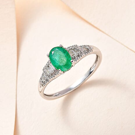 9K White Gold Emerald & Diamond Ring 0.90 Ct.