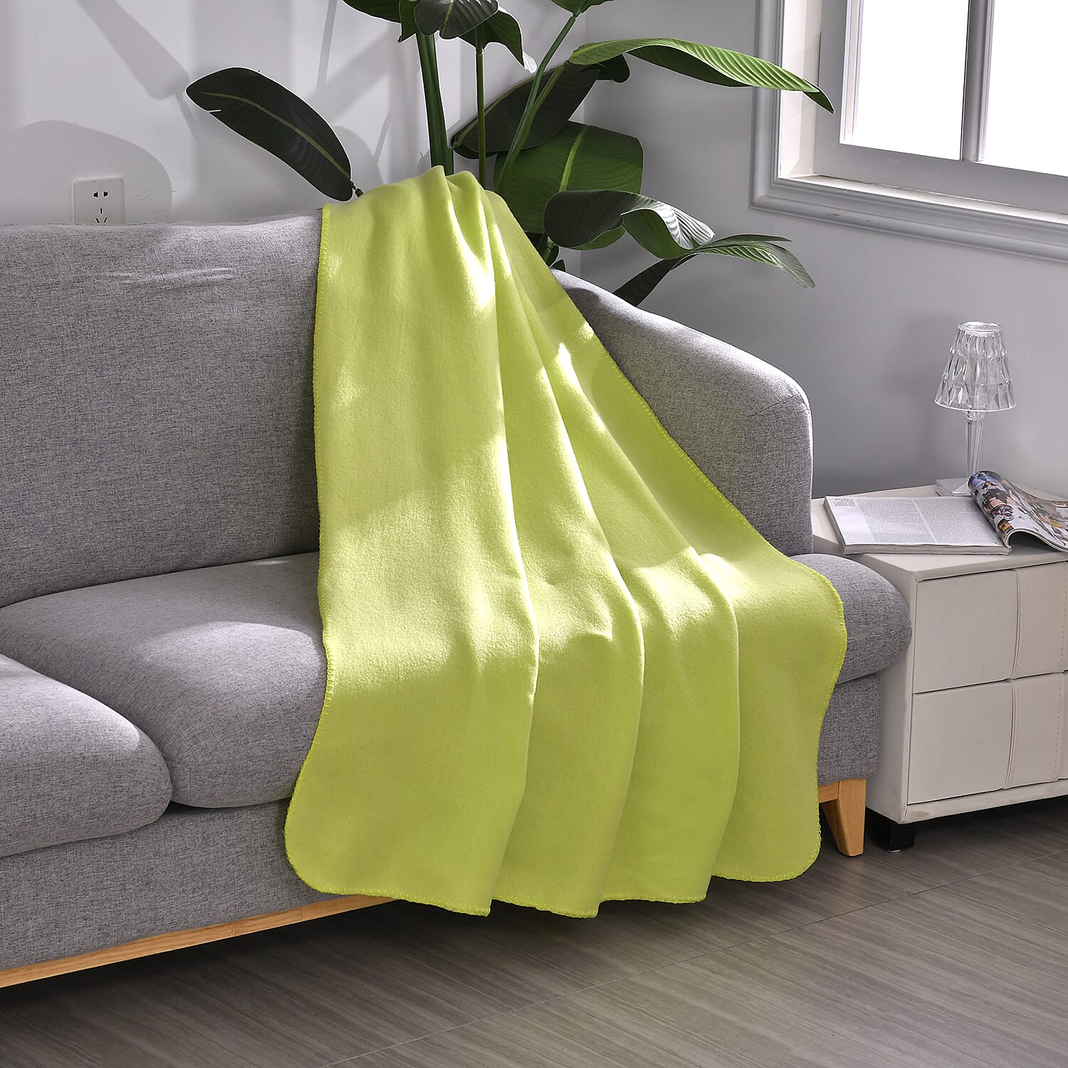 Polyester Solid Blanket (Size 130x1 cm) - Orange & Green