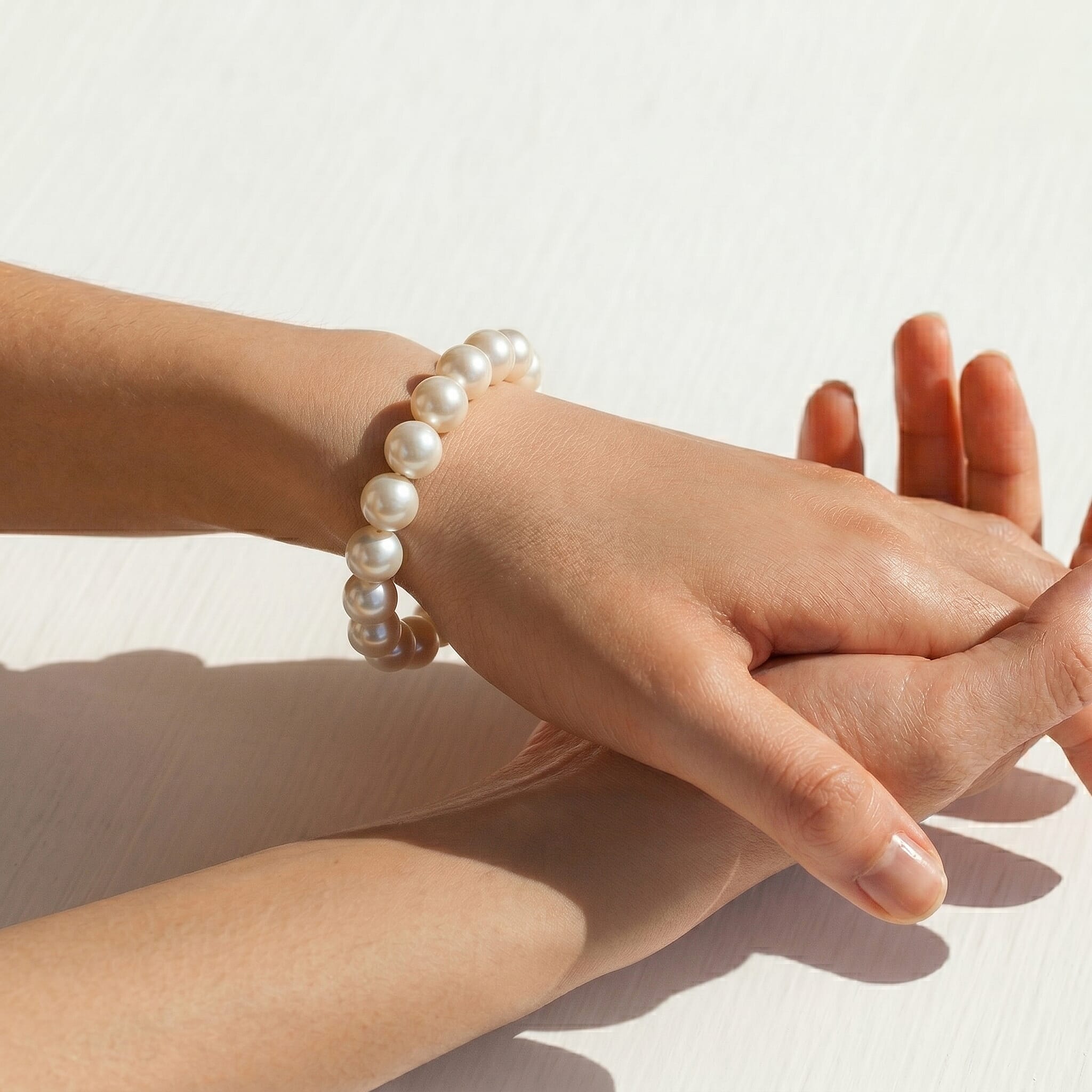 White Shell Pearl Stretchable Bracelet (Size 7-7.5)