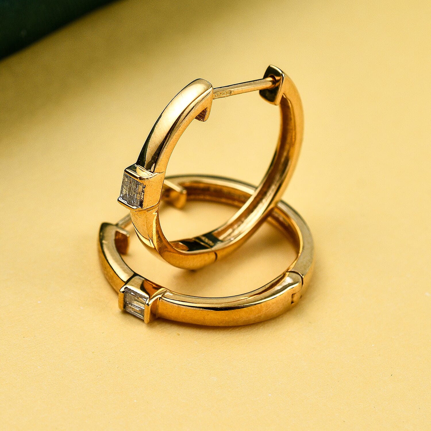 White Diamond Earring in Vermeil YG Sterling Silver 0.10 ct 0.100 Ct.