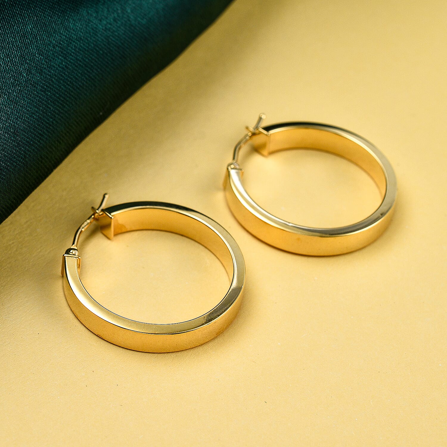 Maestro Collection - 9K Yellow Gold Hoop Earrings