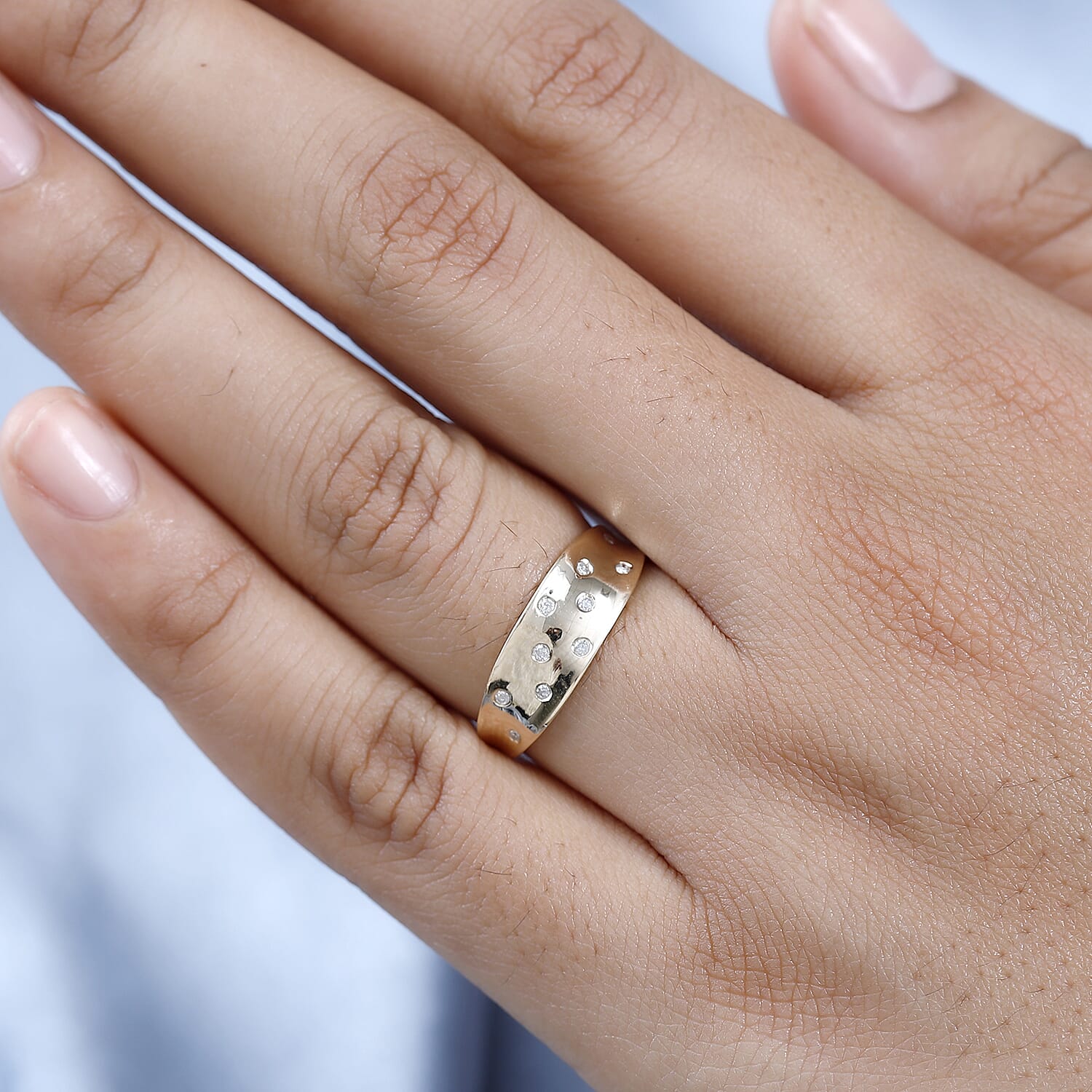 9K Yellow Gold Diamond Ring 0.11 Ct.