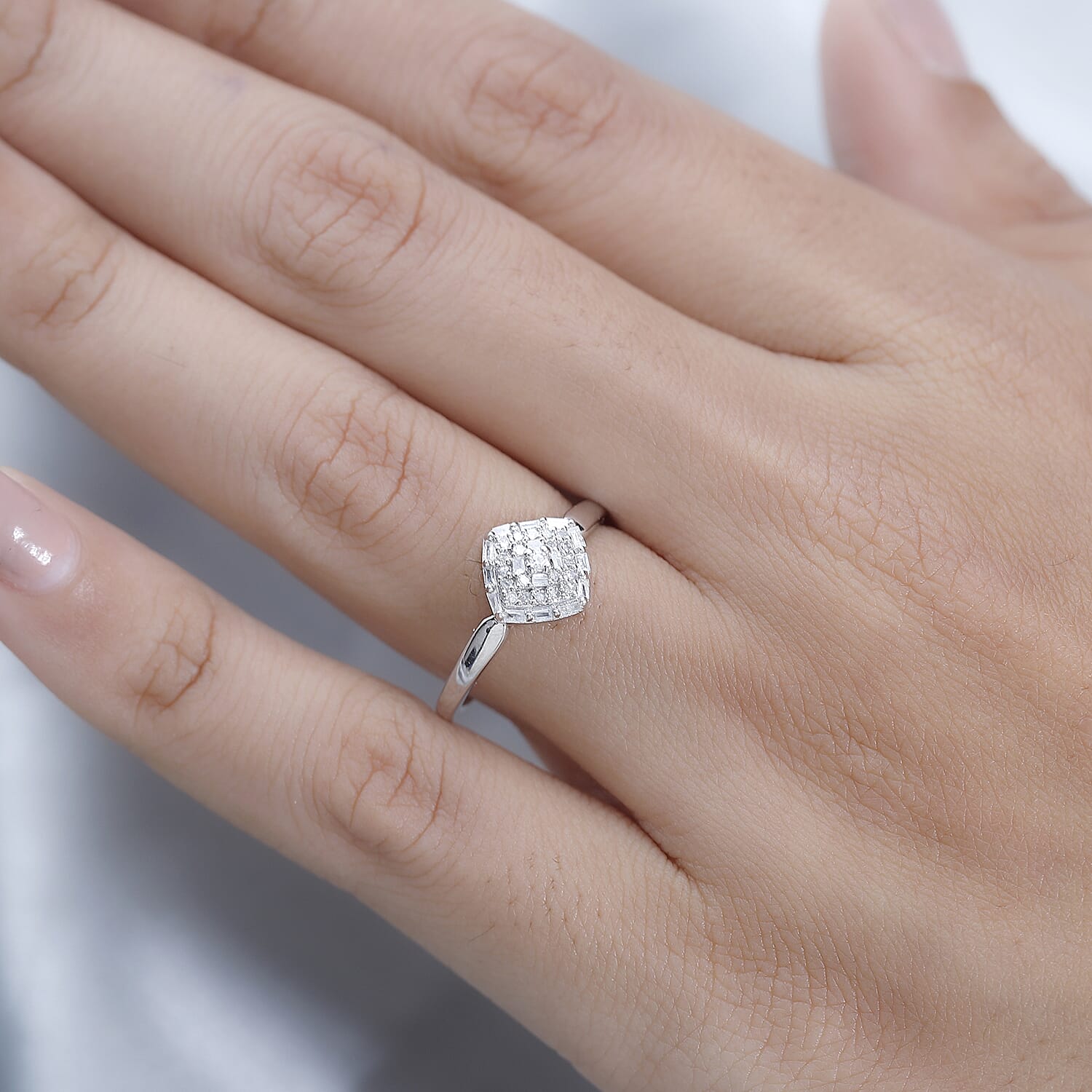 9K White Gold SGL Certified Diamond Ring 0.25 Ct.