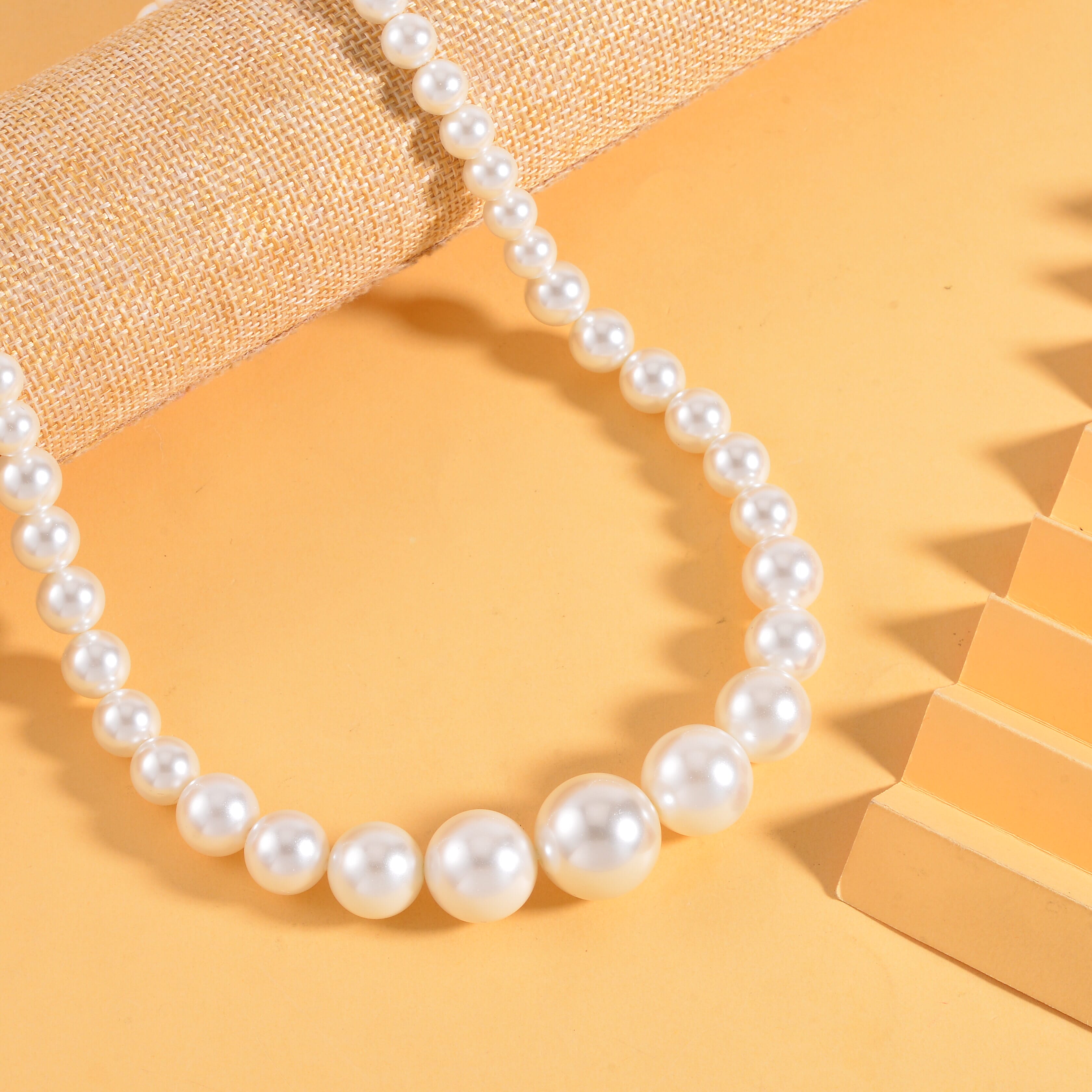 DOD- White Shell Pearl Necklace (Size - 20) with Magnetic Lock
