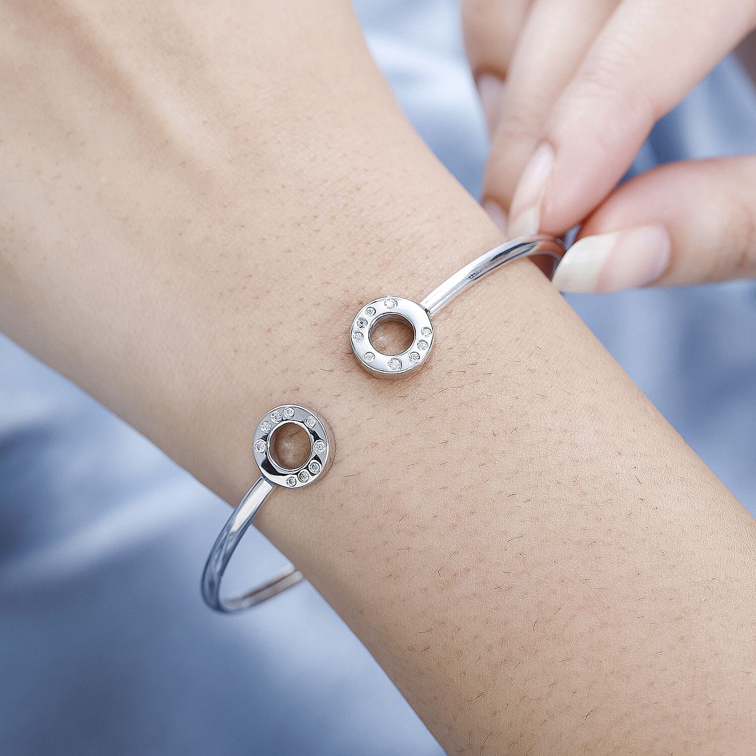 Moissanite Open Circle Bangle (Size 7.5) in Platinum Overlay Sterling Silver, Silver Wt 6.73 GM