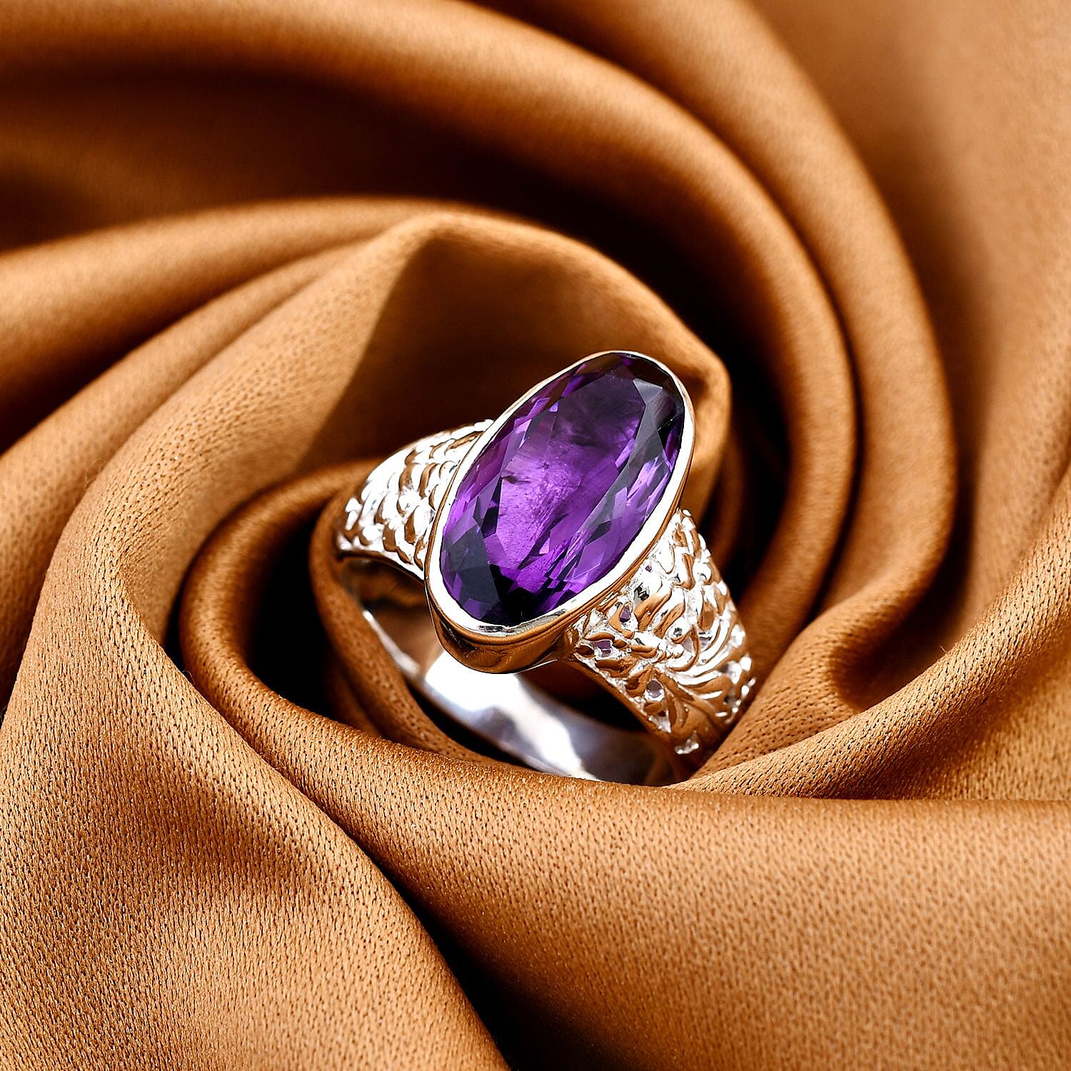 African Amethyst  Ring  Sterling Silver 7.20 ct,  Silver Wt. 8 Gms  7.200  Ct.