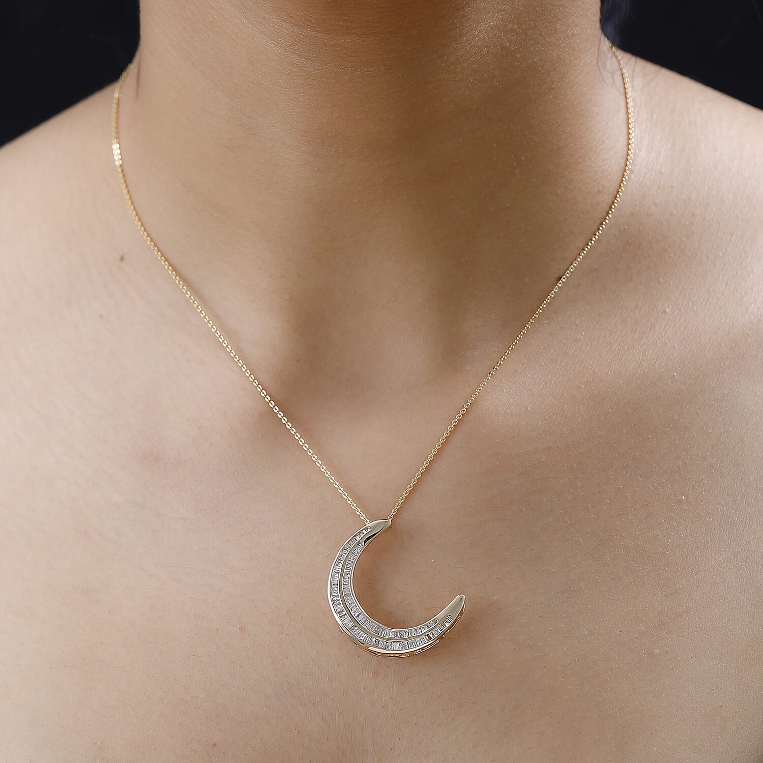 Diamond hot sale moon necklace