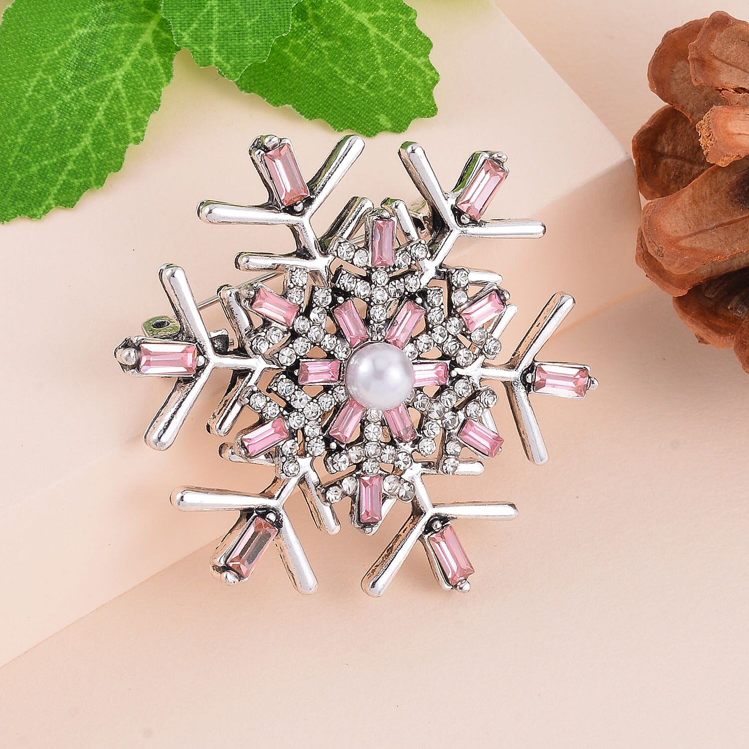 Plastic Pearl ,  White Crystal ,  Pink Crystal  Brooch 0.03 ct  0.030  Ct.