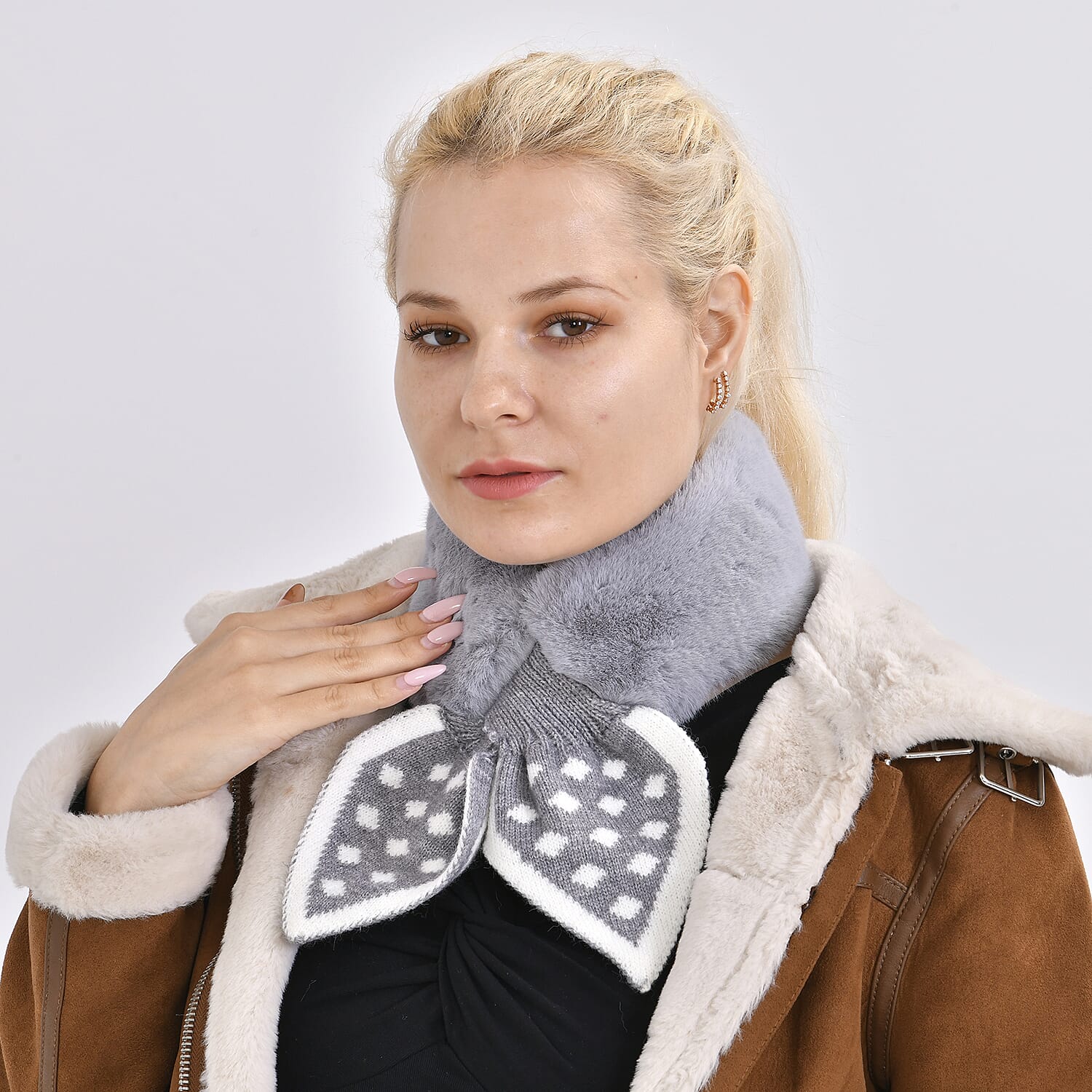 Unique Women Faux Fur Collar Scarf with Polka Dot Printed Knitted Strap (Size 80x9 cm) - Grey & White
