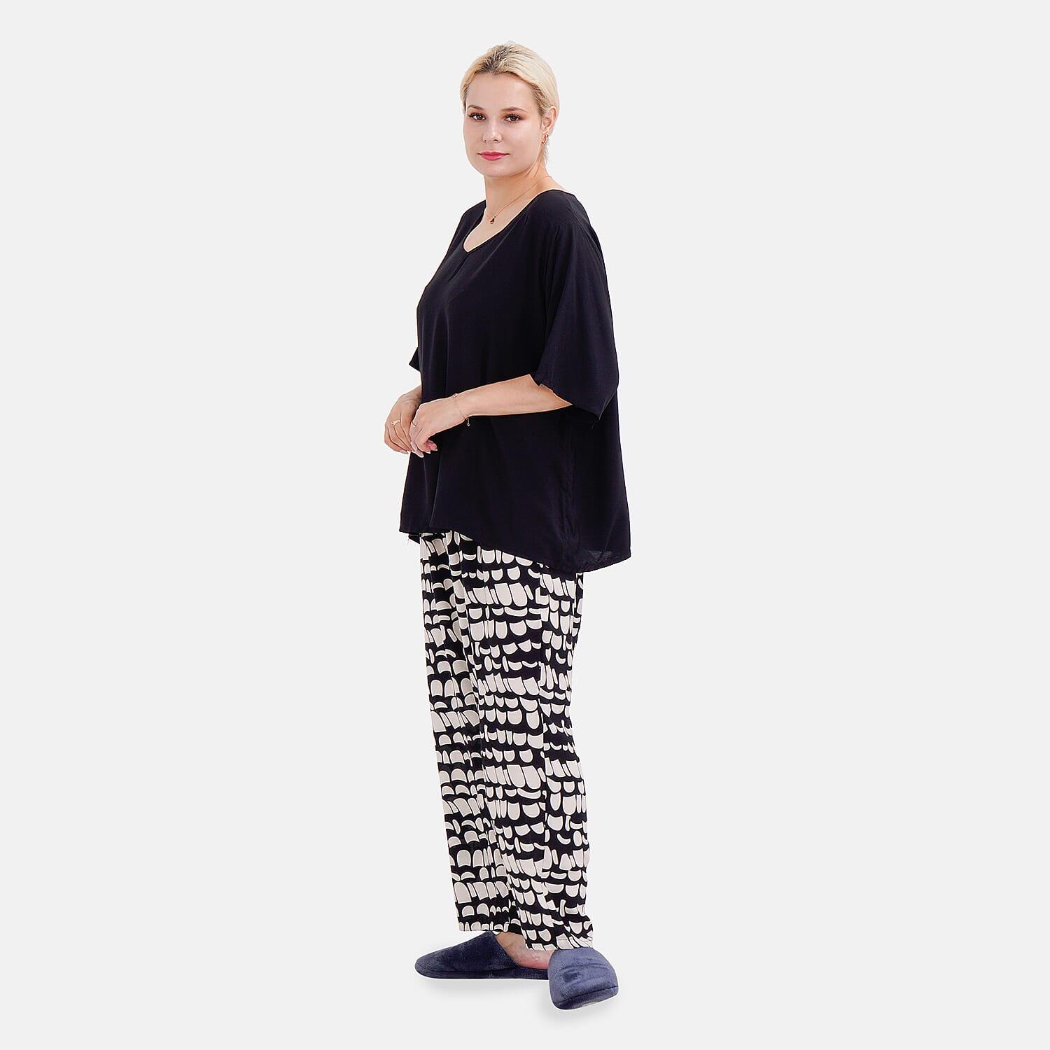 LA MAREY Loungewear Sets (Short Sleeves Top with Printed Trousers)  - Black (Size M)