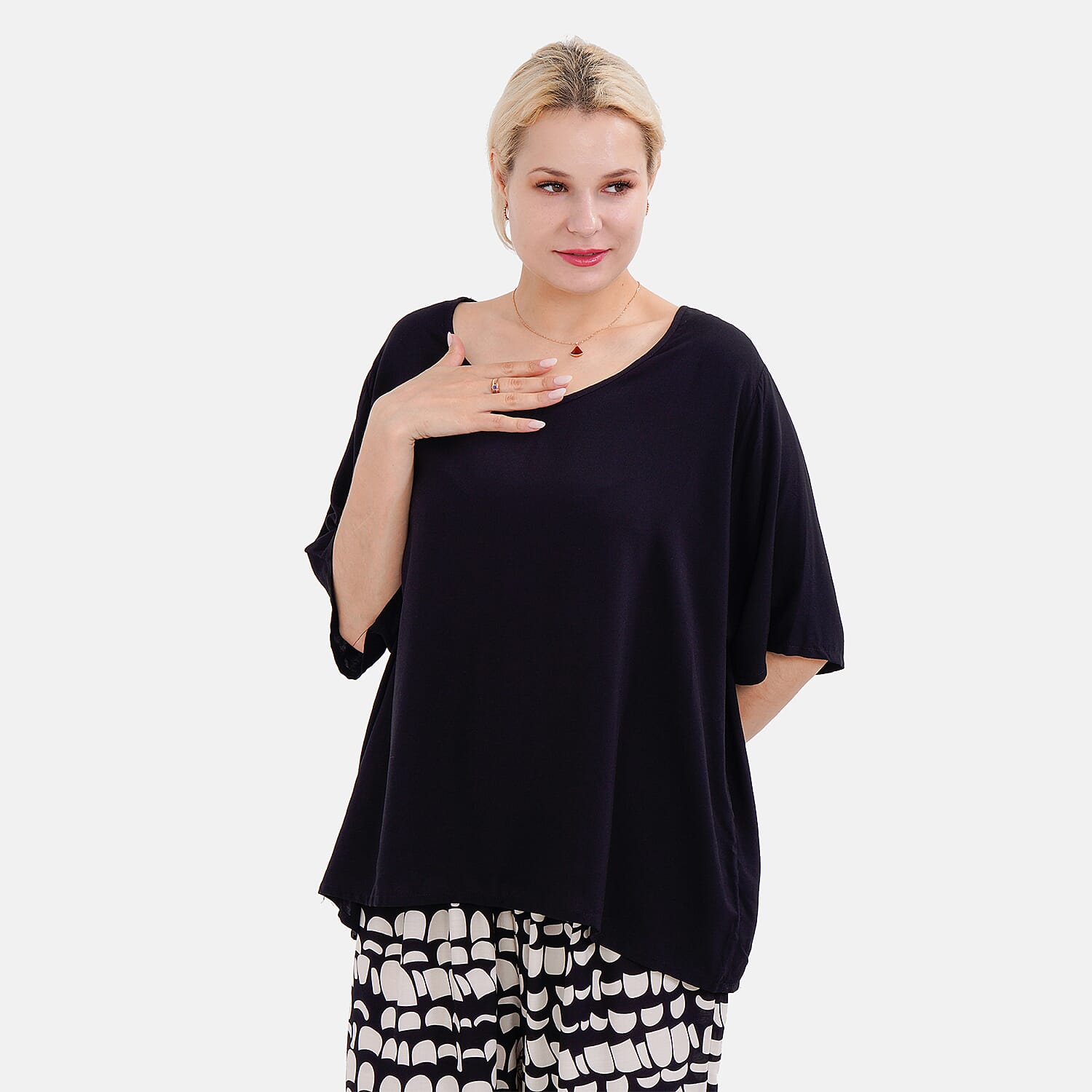 LA MAREY Loungewear Sets (Short Sleeves Top with Printed Trousers)  - Black (Size M)