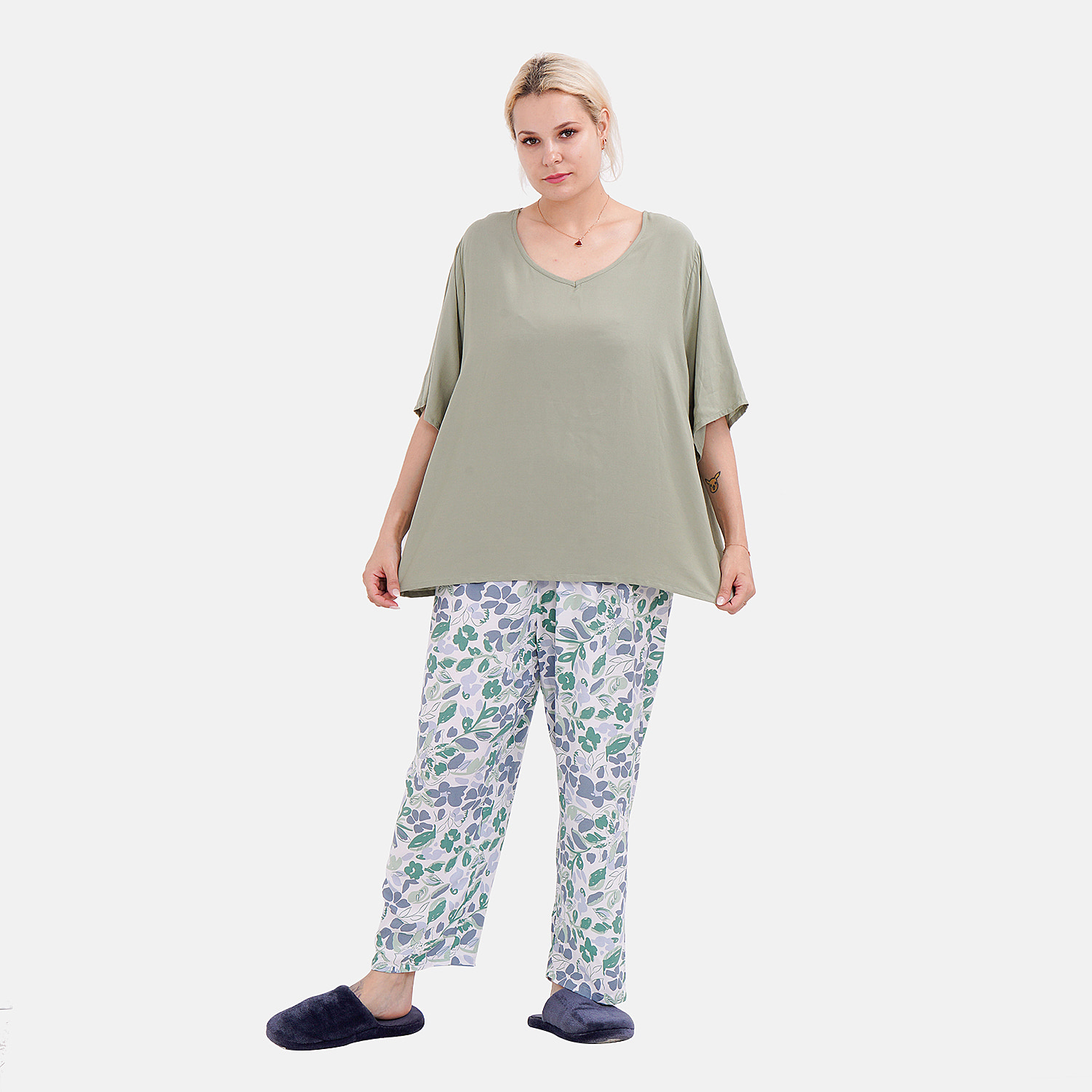 LA MAREY Loungewear Sets (Short Sleeves Top with Printed Trousers)  - Green (Size M)
