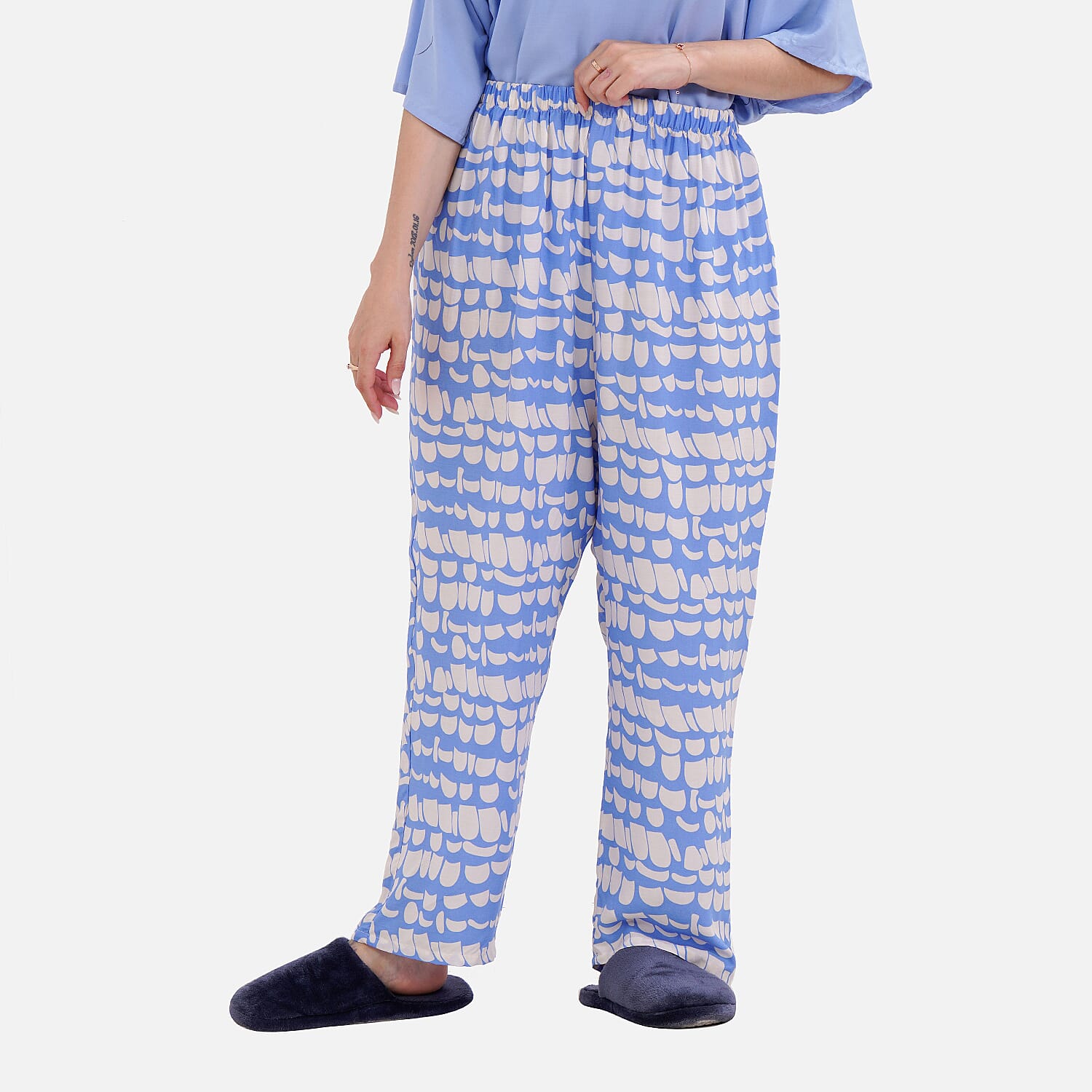 La Marey Viscose Solid Loungwear - Purple & Black