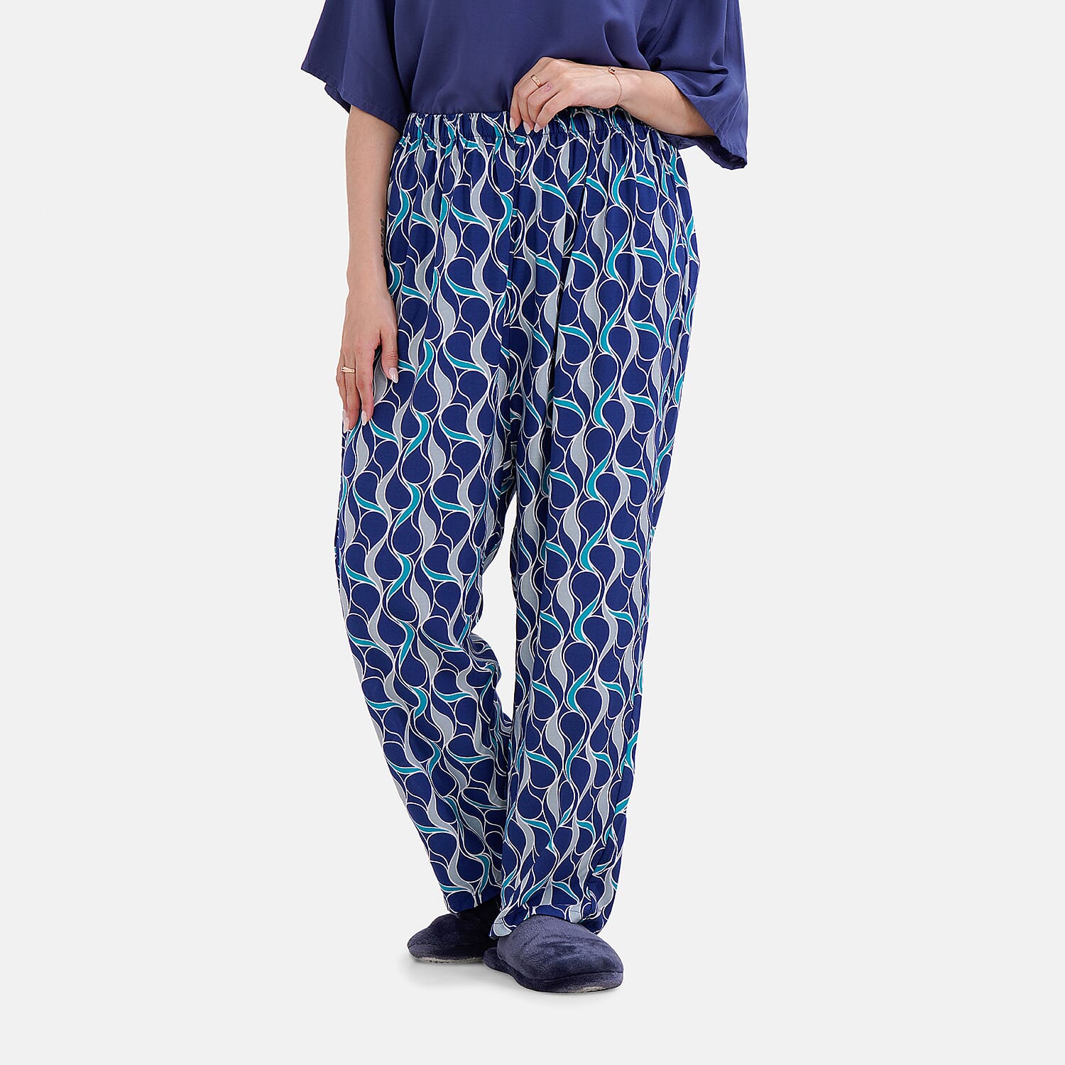LA MAREY Loungewear Sets (Short Sleeves Top with Printed Trousers) - Green LA MAREY Loungewear Sets (Short Sleeves Top with Printed Trousers) - Green