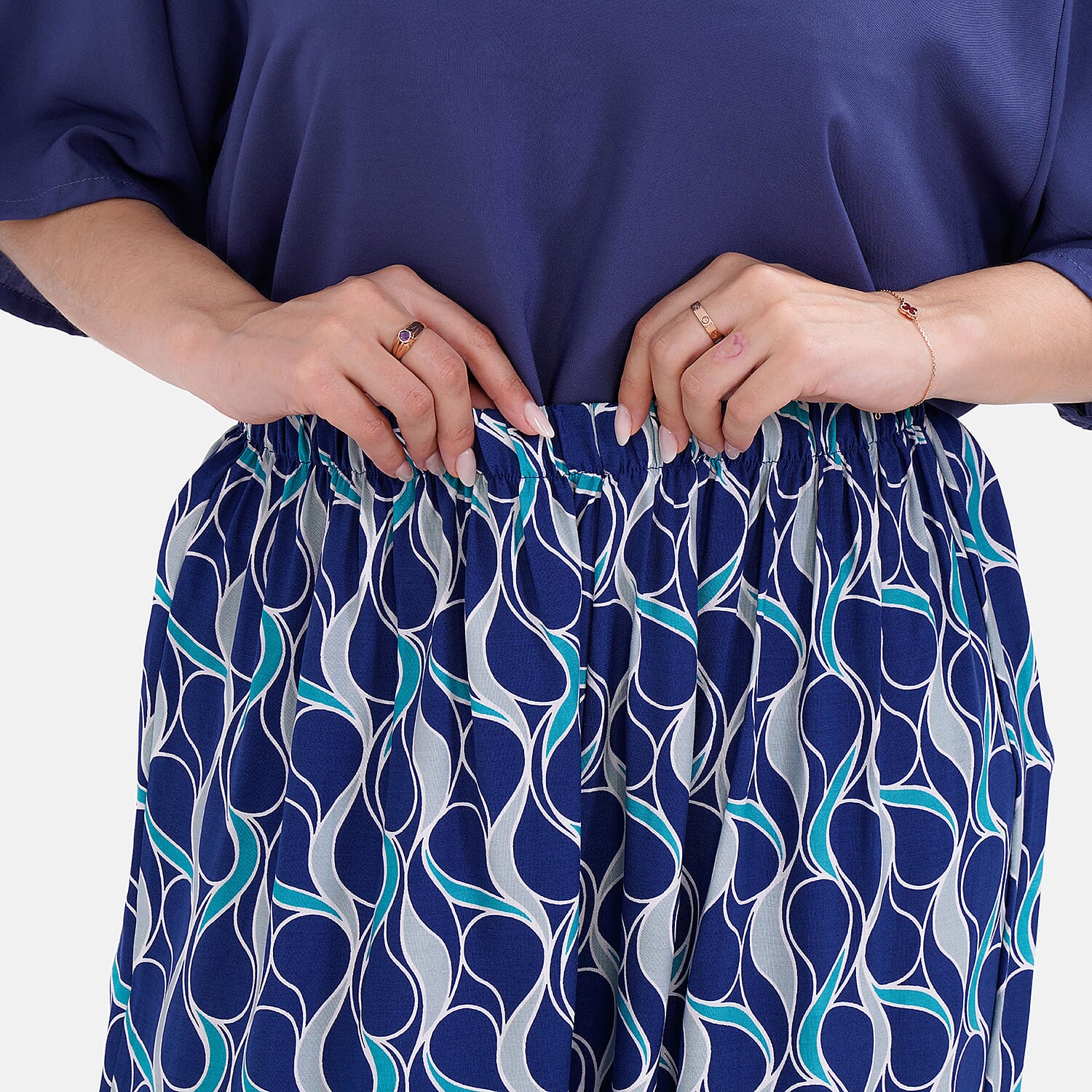 LA MAREY Loungewear Sets (Short Sleeves Top with Printed Trousers) - Green LA MAREY Loungewear Sets (Short Sleeves Top with Printed Trousers) - Green