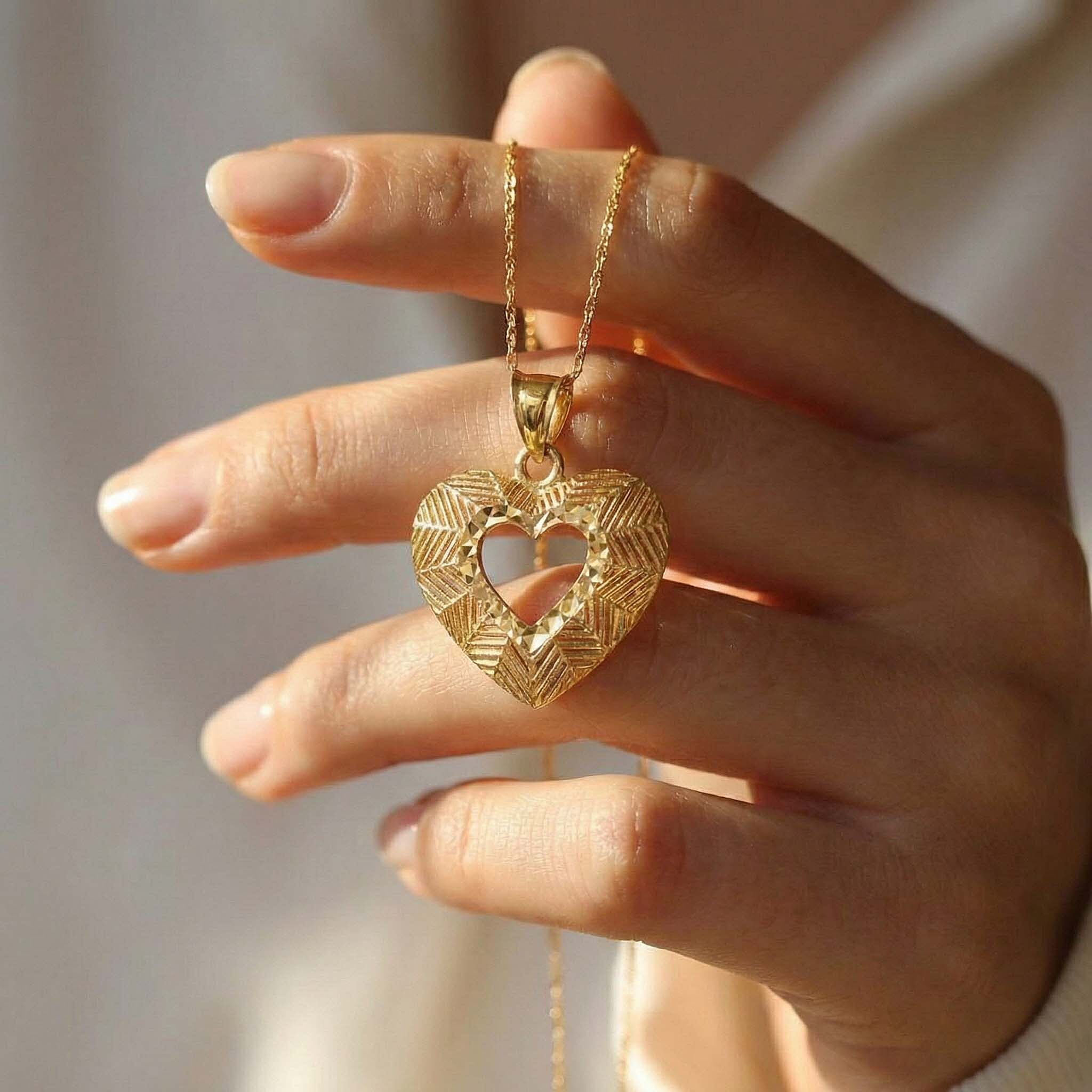 9K Yellow Gold Intrecci Heart Pendant