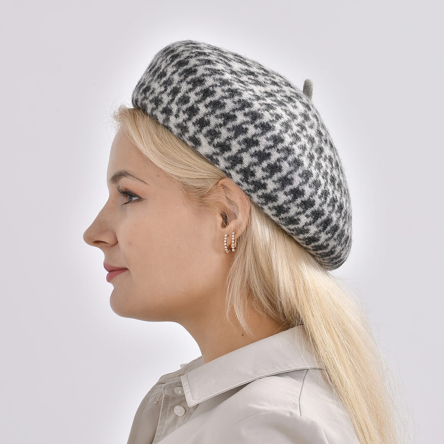 Woollen Houndstooth Pattern Beret Cap - Black (90% Wool)