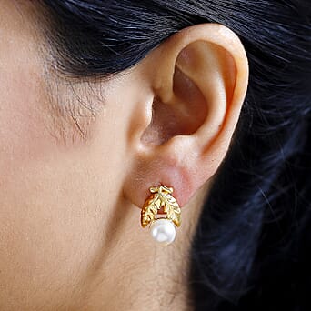 https://tjcuk.sirv.com/Products/76/7/7674141/White-Fresh-Water-Pearl-Blue-Sapphire-Fancy-Earring-in-Vermeil-YG-Ster_7674141_2.jpg?w=342&h=342