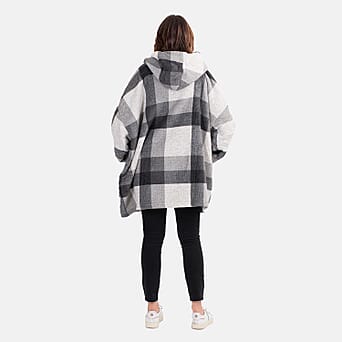https://tjcuk.sirv.com/Products/76/7/7677008/Oversized-Fleece-Blanket-Hoodie-Checkered_7677008_3.jpg?w=342&h=342