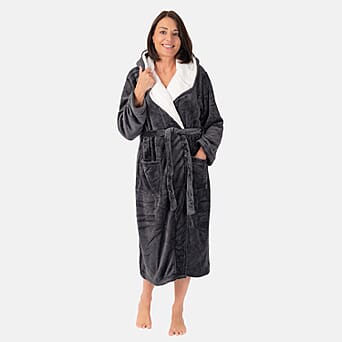 https://tjcuk.sirv.com/Products/76/7/7677013/Charlotte-West-Ladies-Zip-Up-Thick-Piled-Robe-Size-16-18-Light-Grey_7677013_1.jpg?w=342&h=342