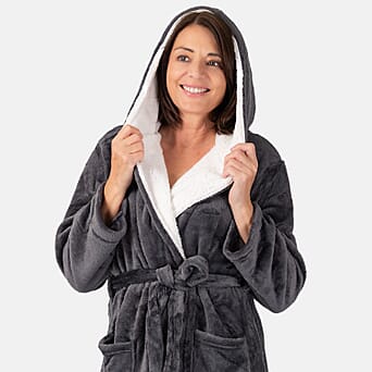 https://tjcuk.sirv.com/Products/76/7/7677013/Charlotte-West-Ladies-Zip-Up-Thick-Piled-Robe-Size-16-18-Light-Grey_7677013_2.jpg?w=342&h=342