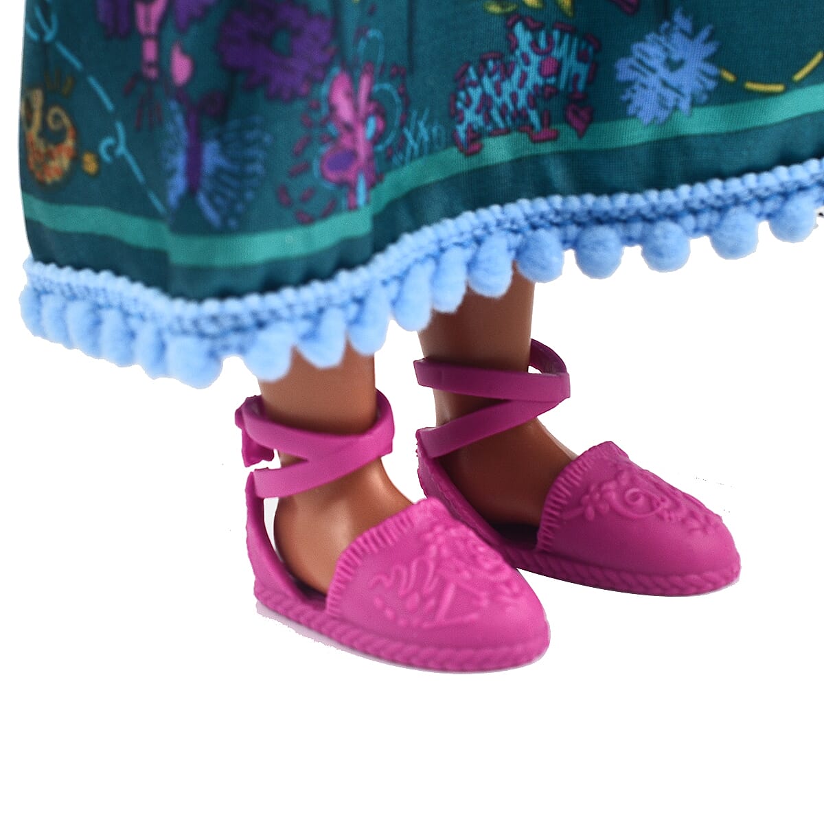 Disney singing Mirabel Madriga from Encanto, sings in English, French, Spanish, Dutch and Italian