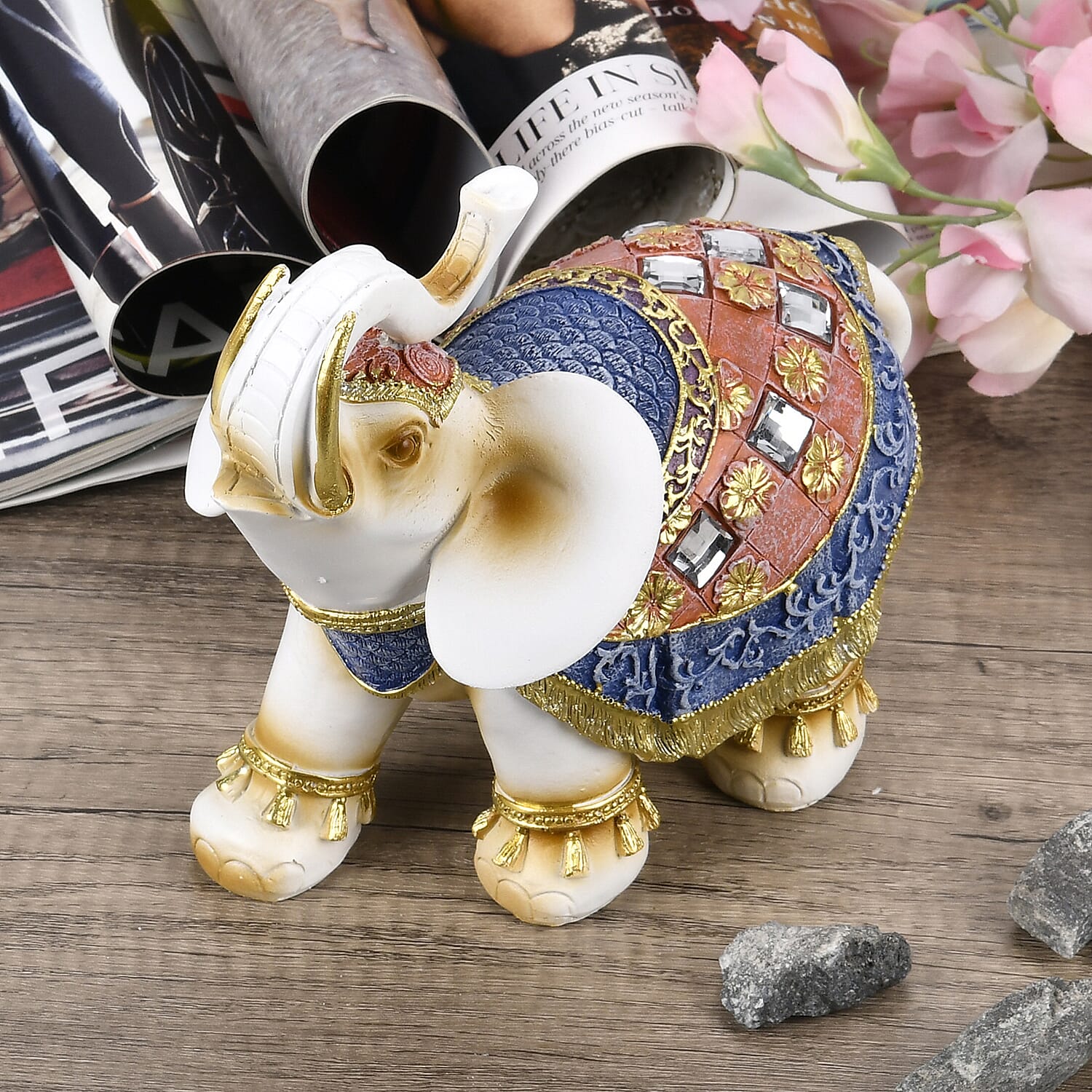 Figurine (Size 21x11x20 cm) - Black