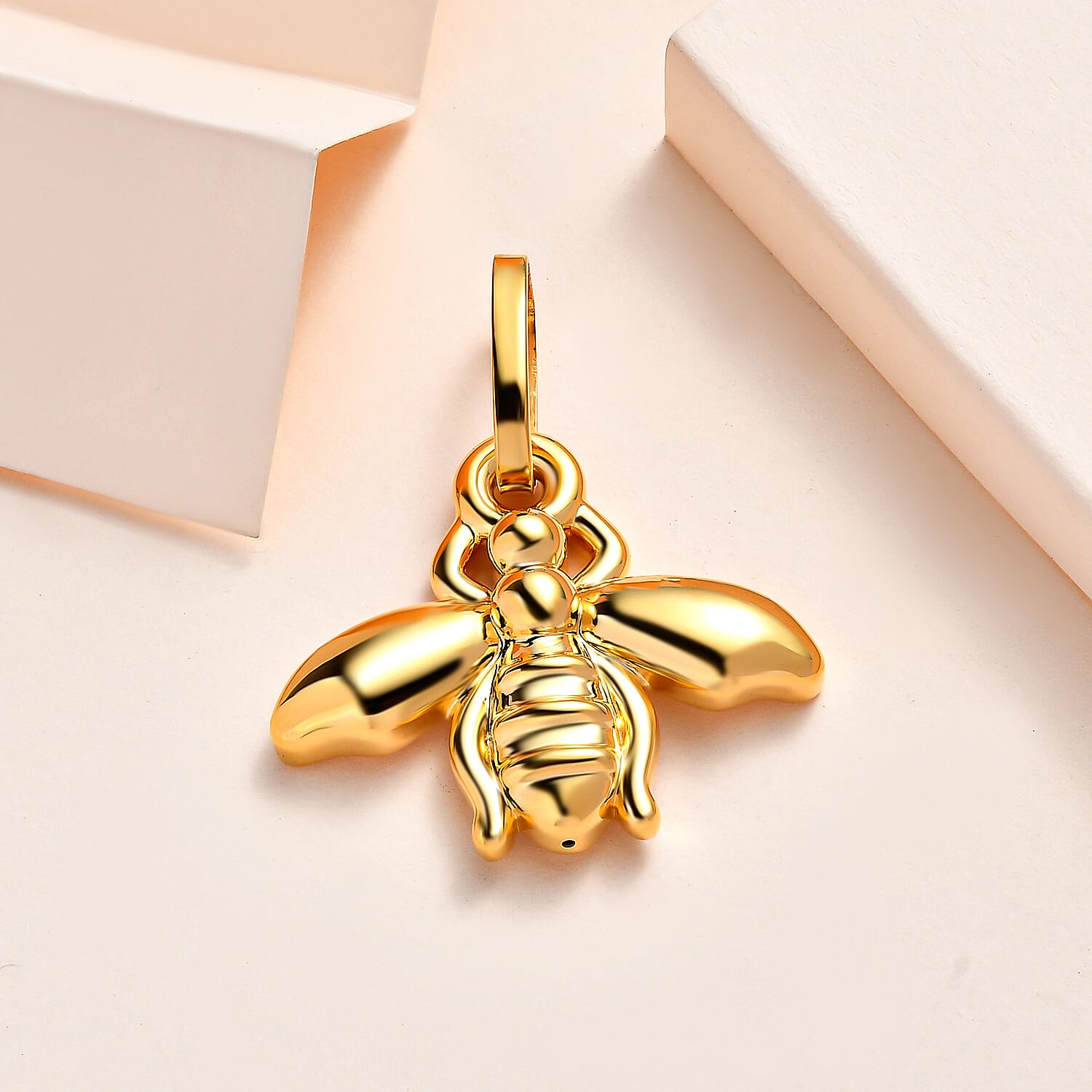 18K Yellow Gold Bee Pendant