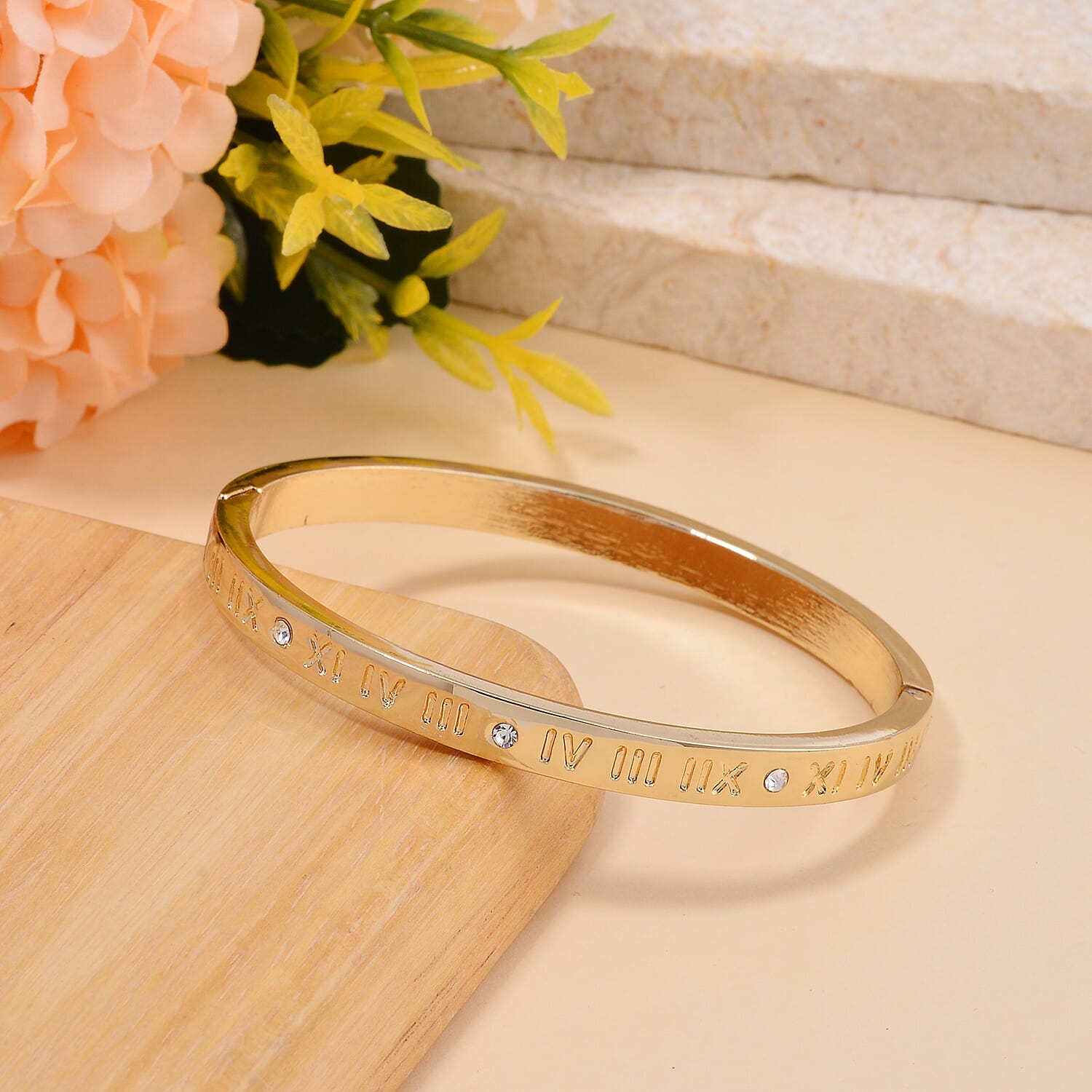 White Crystal Bangle 0.01 ct 0.010 Ct.