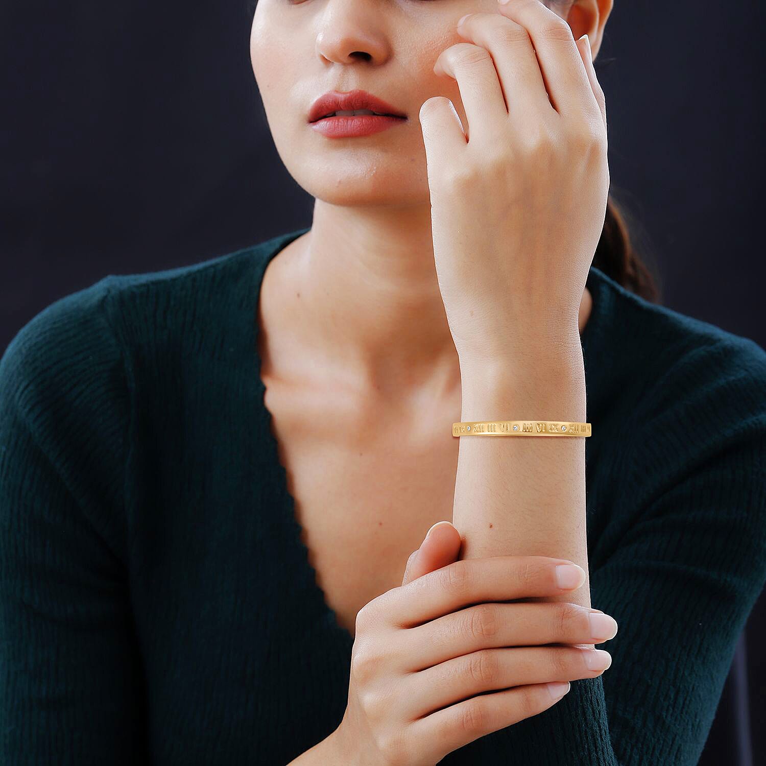 White Crystal Bangle 0.01 ct 0.010 Ct.