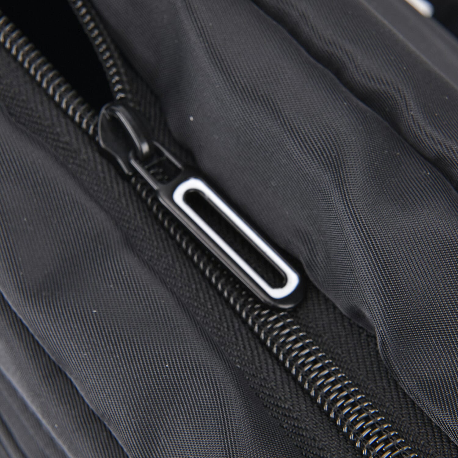 Water Repellent Pleated Trave Dufflle l Bag - Black