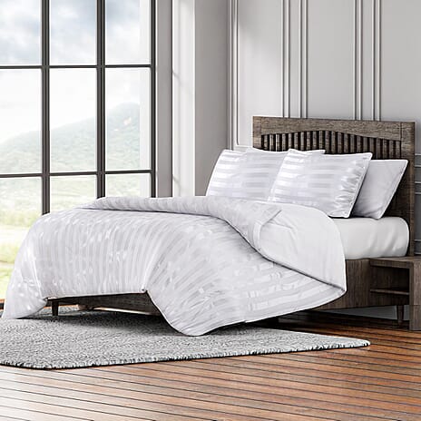 Set of 3 Striped Patterned Comforter with 2 Pillow Pillowcases (Double Size, 200x200 cm) - White