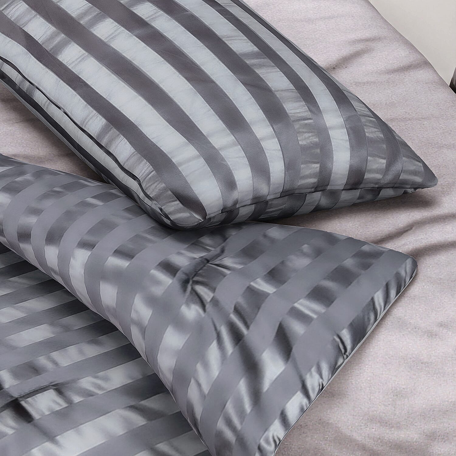 3 Piece Set - Striped Patterned Comforter with 2 Pillow Pillowcases - White