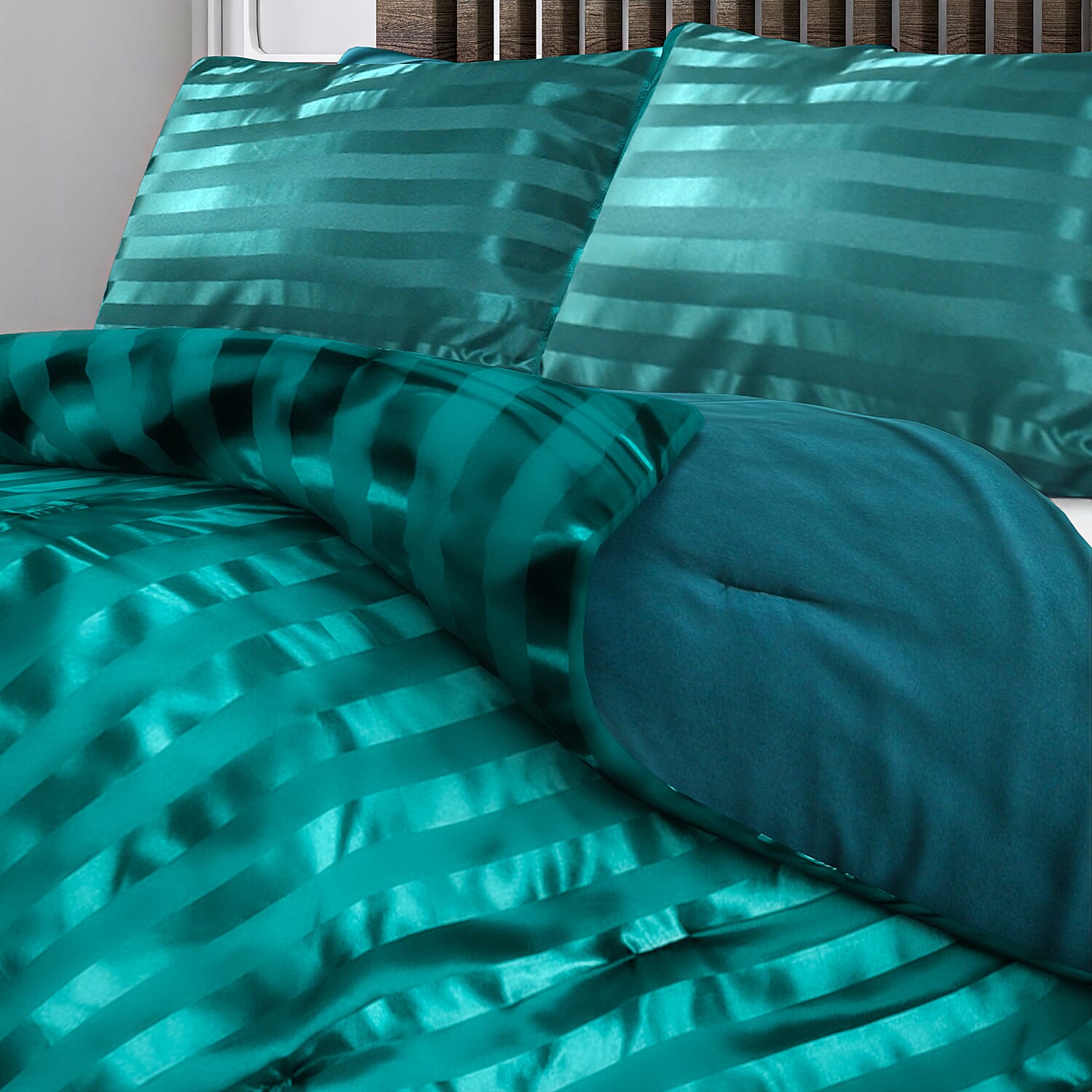 3 Piece Set - Striped Patterned Comforter with 2 Pillow Pillowcases - White