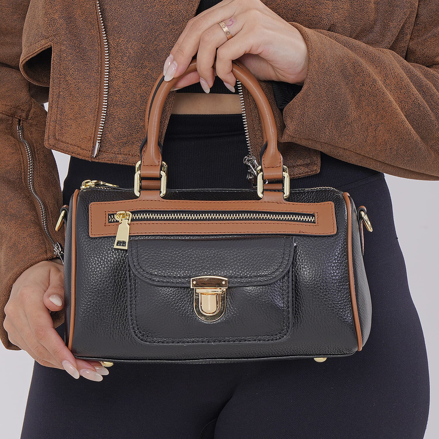 Leather Quilt Pattern Crossbody Bag (Size 25x13x13 cm) - Black