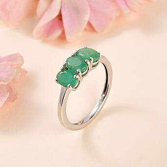 https://tjcuk.sirv.com/Products/77/0/7706519/Socoto-Emerald-3-Stone-Ring-in-Platinum-Overlay-Sterling-Silver-1-53-c_7706519_1.jpg?w=342&h=342