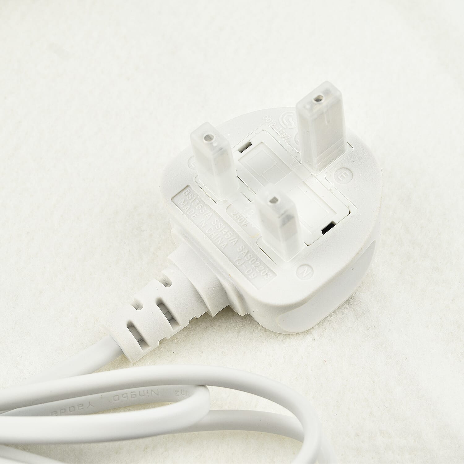 CUQOO Premium Heated Blanket with 3 Heat Setting & LED Indicator Light (Double Size 135x120 cm) - White