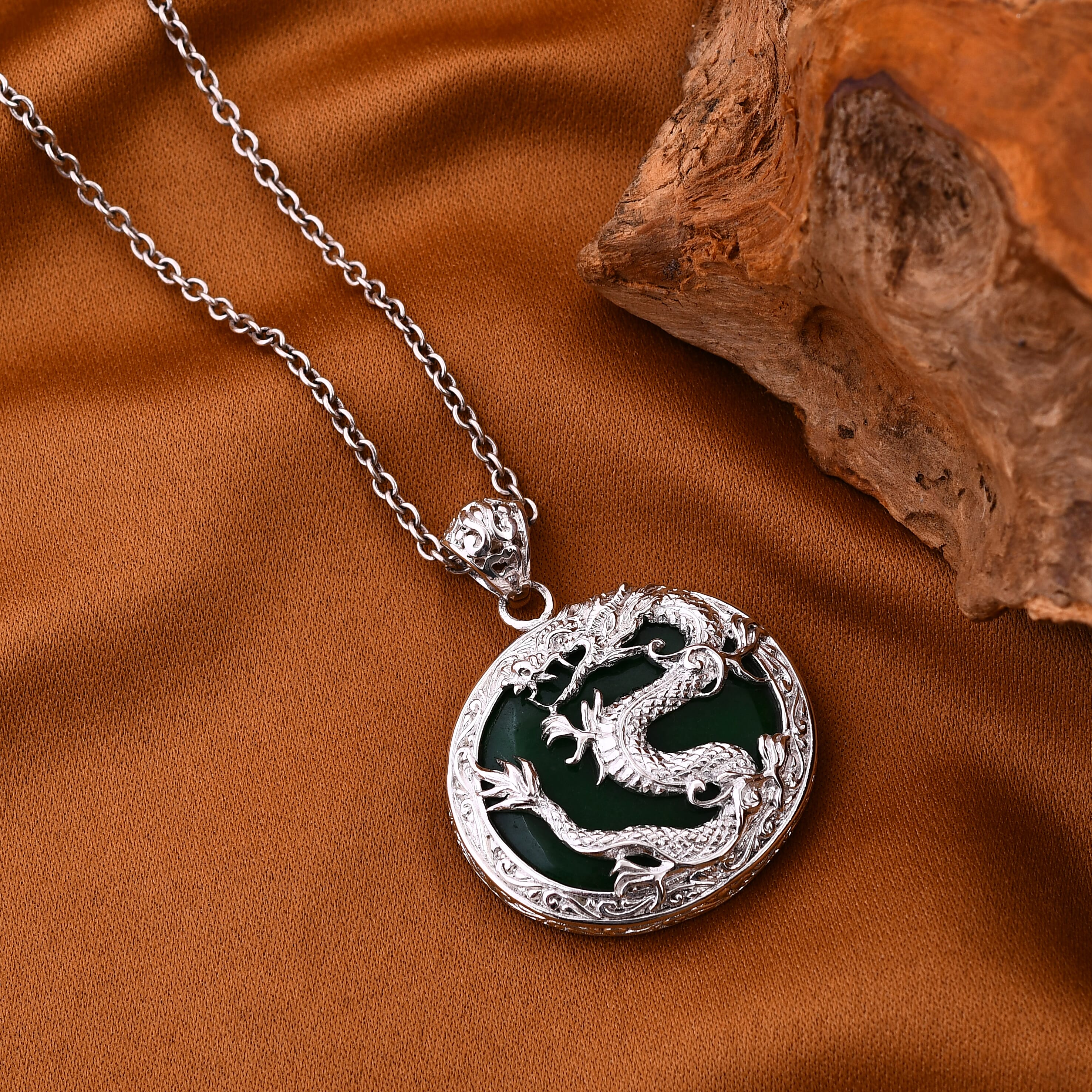 Royal Bali Collection - Green Jade Dragon Pendant in Sterling Silver 55.00 Ct