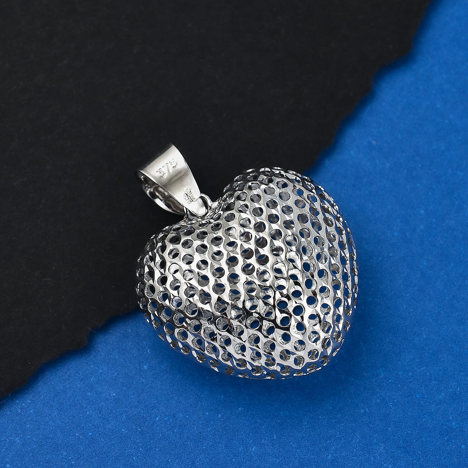 Vicenza Closeout - 9K White Gold Puff Mesh Heart Pendant