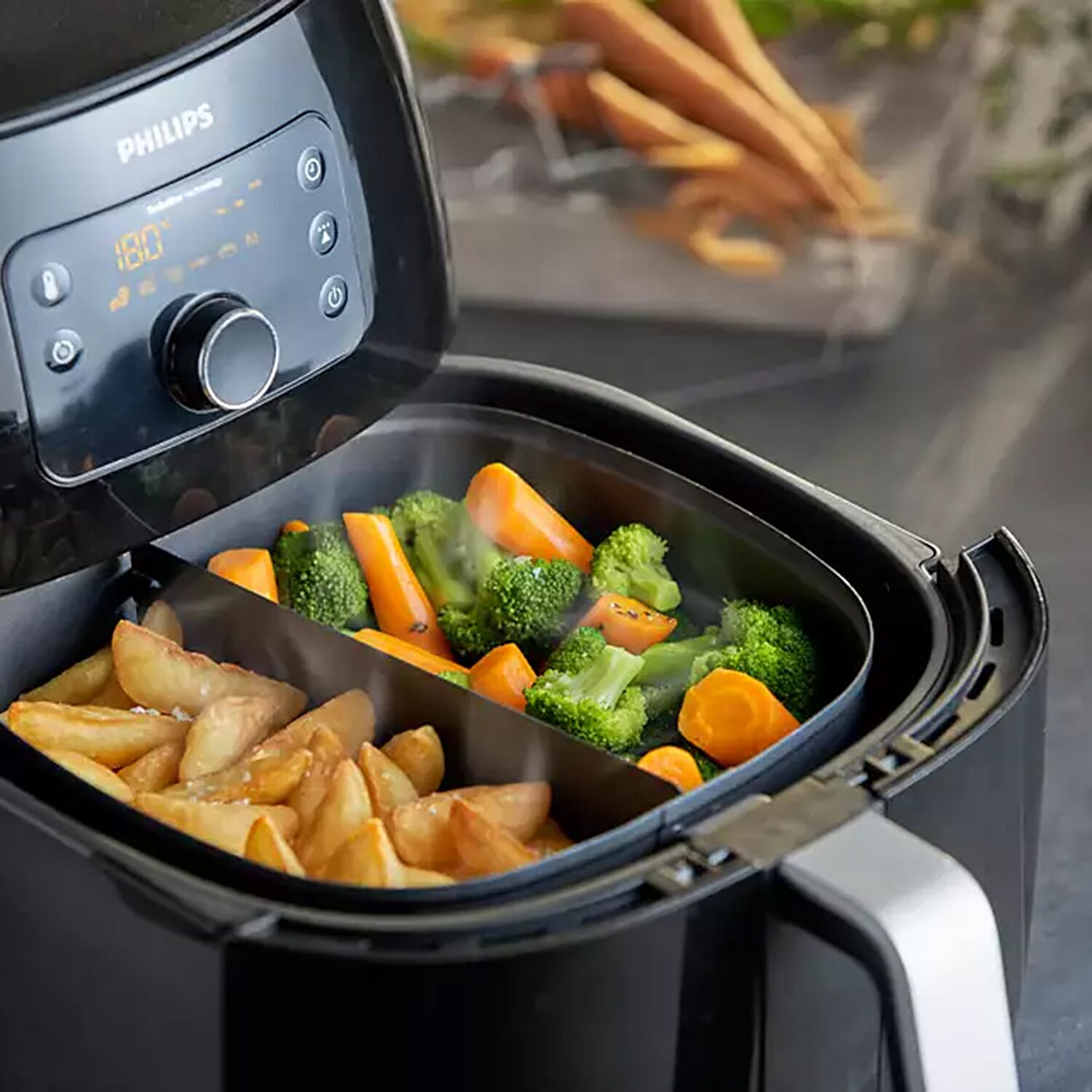 LIQUIDATION PRICE Philips Airfryer with New Fat Removal Technology (Fry, Bake Grill, Roast) (XXL Family Size)