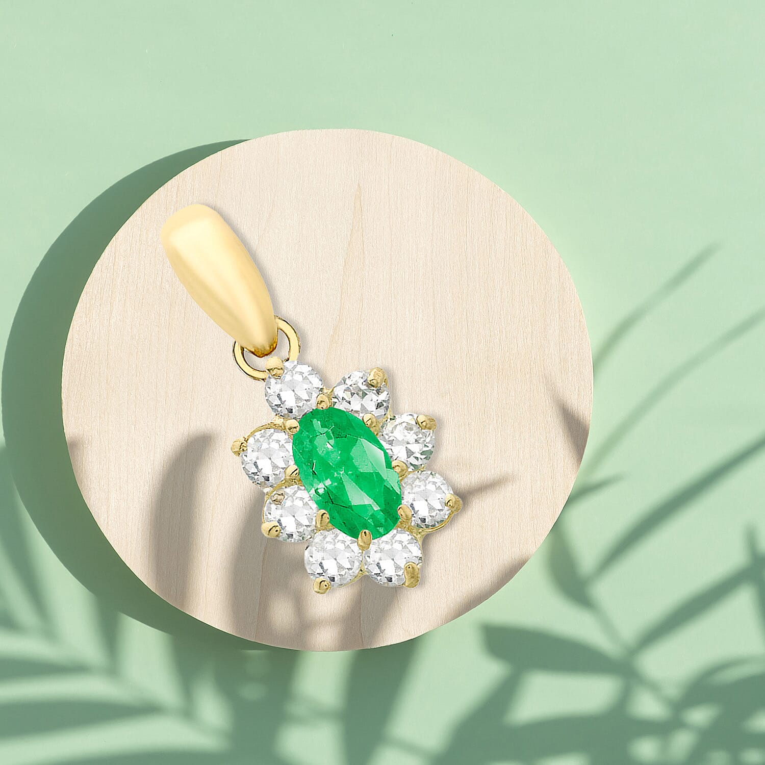 9K Yellow Gold  A   Green Cubic Zirconia ,  Cubic Zirconia  Pendant 0.66 ct,  Gold Wt. 0.5 Gms  0.660  Ct.