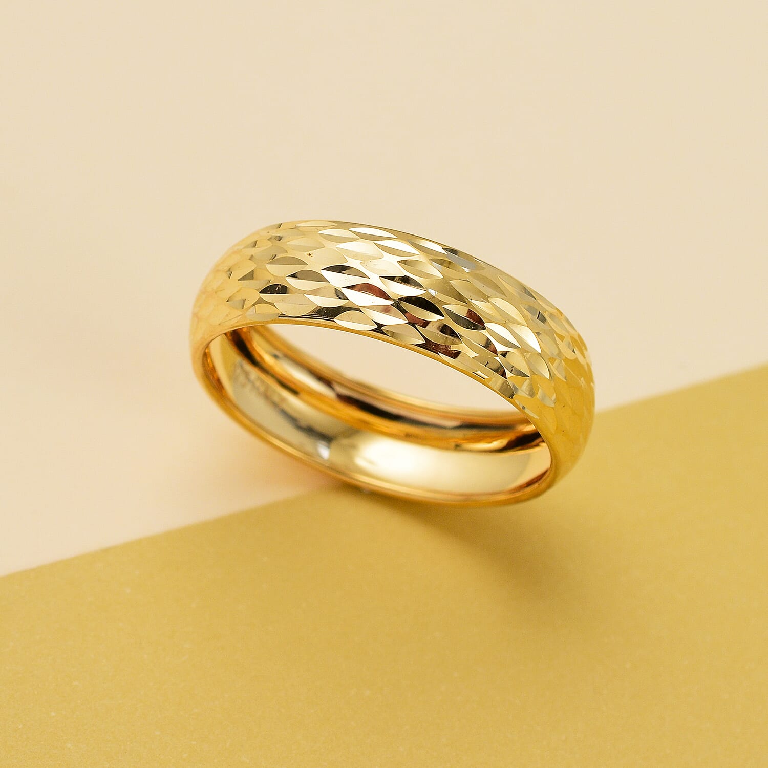 9K Yellow Gold  Ring,  Gold Wt. 1 Gms