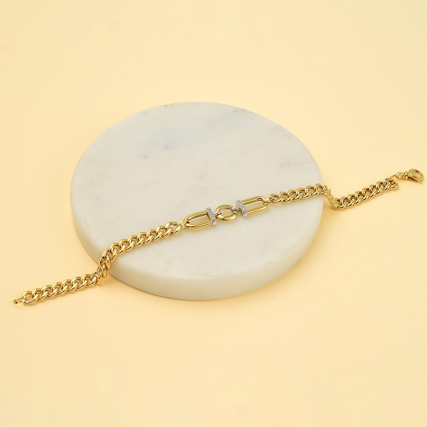 9K Yellow Gold Gold Stirrup Curb Bracelet (Size - 7.5), Gold Wt. 4 Gms