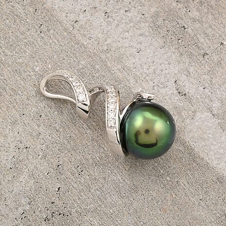 18K W Gold  AAA   Tahiti Pearl ,  White Diamond  SI Pendant 5.75 pc,  Gold Wt. 2.44 Gms  5.750  Ct.