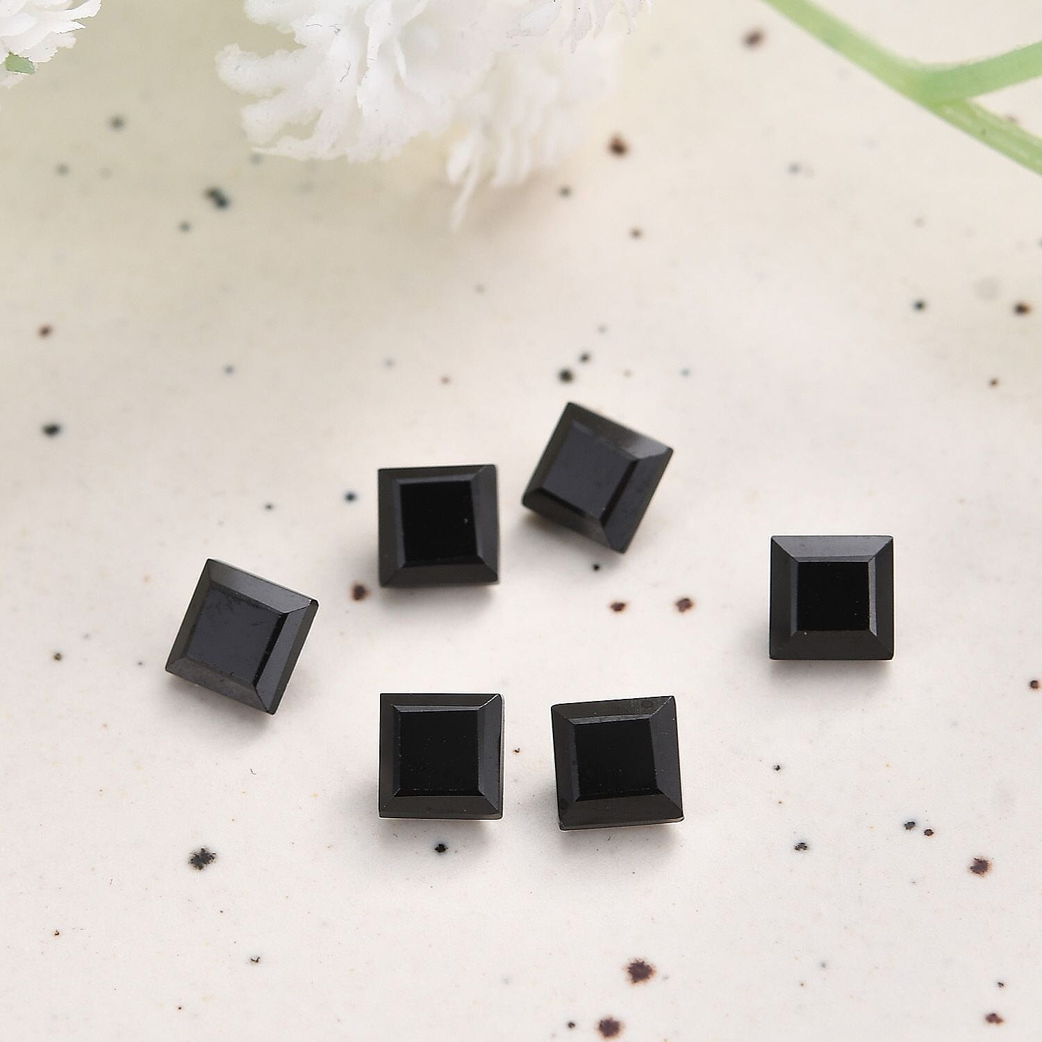 Black Spinel Square 5 mm