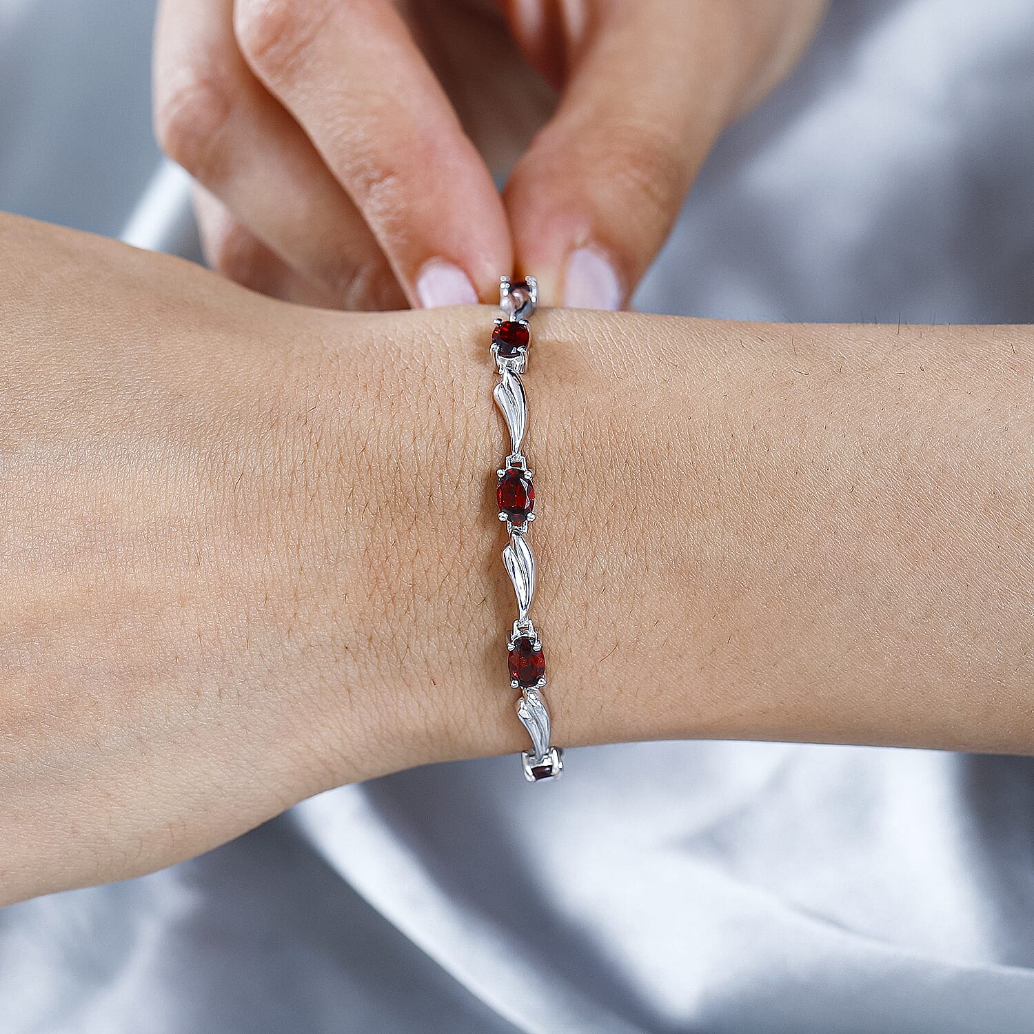 Red Garnet Bracelet (6.5-2 inch Ext.) in Platinum Overlay Sterling Silver 4.75 Ct.
