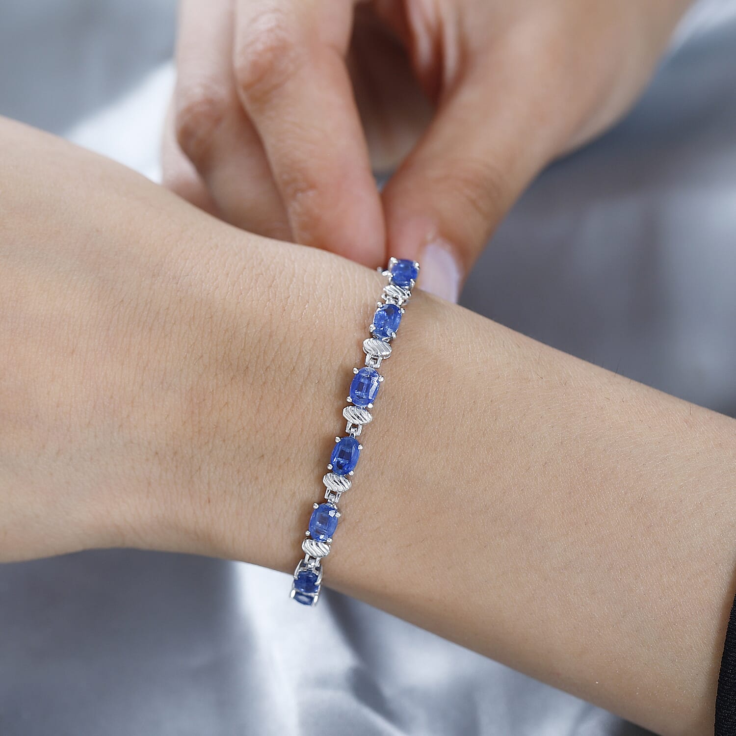 Natural Premium Himalayan Kyanite & Zircon Bracelet (Size - 8) in Platinum Overlay Sterling Silver 11 Ct.
