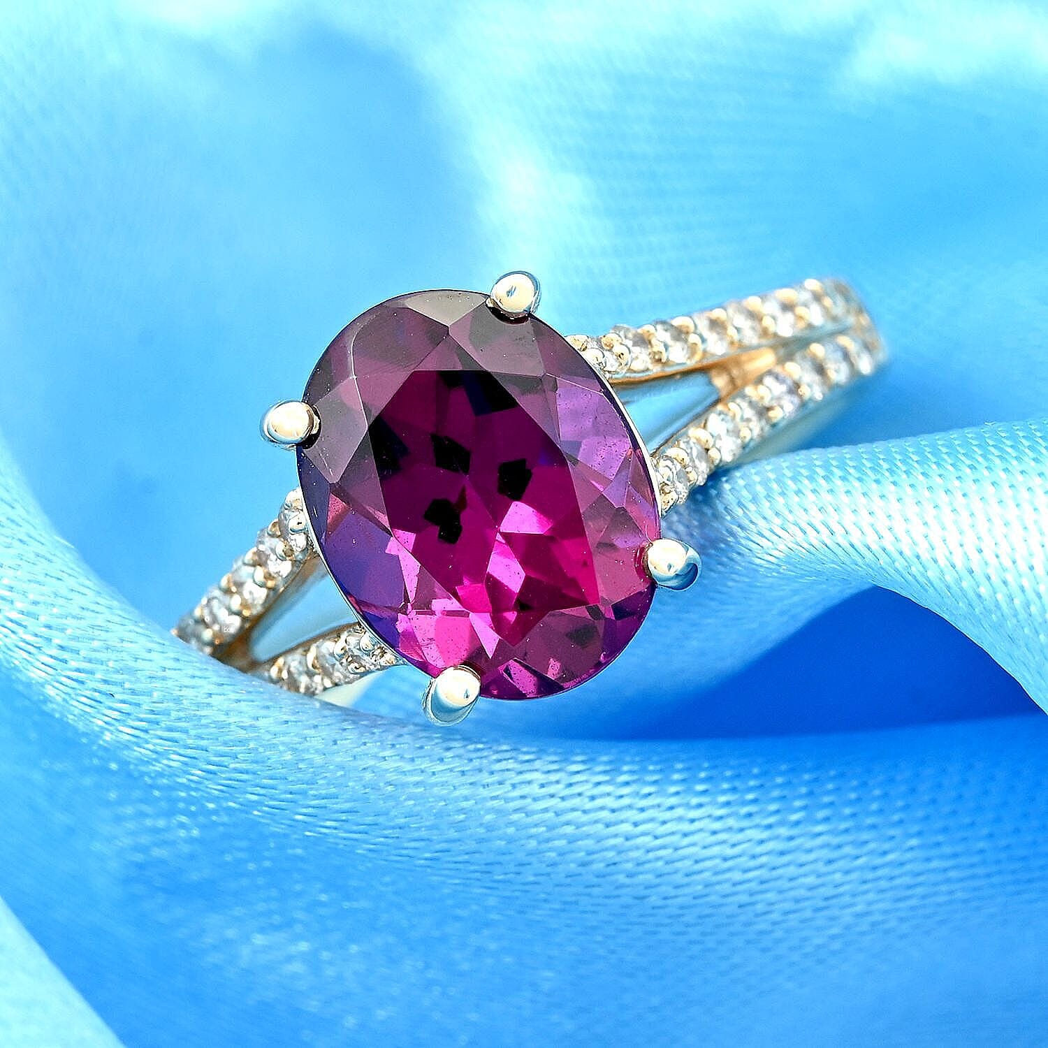 10K Yellow Gold  AAA   Purple Garnet ,  White Diamond  I2 Ring 2.50 ct,  Gold Wt. 2.87 Gms  2.500  Ct.