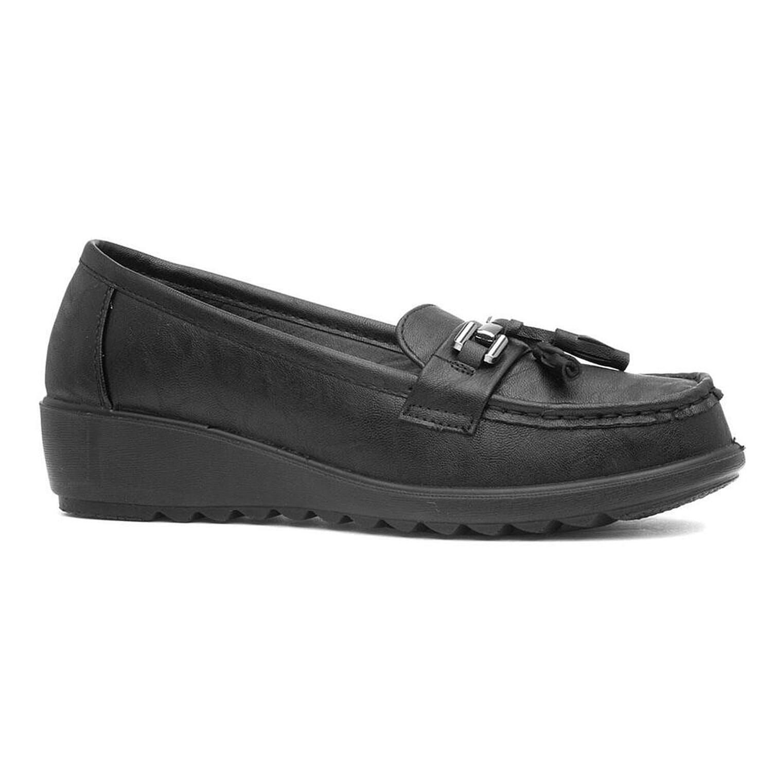 Cushion Walk Embellished Tassel Loafers - Comfort Fit (Size 3) - Black